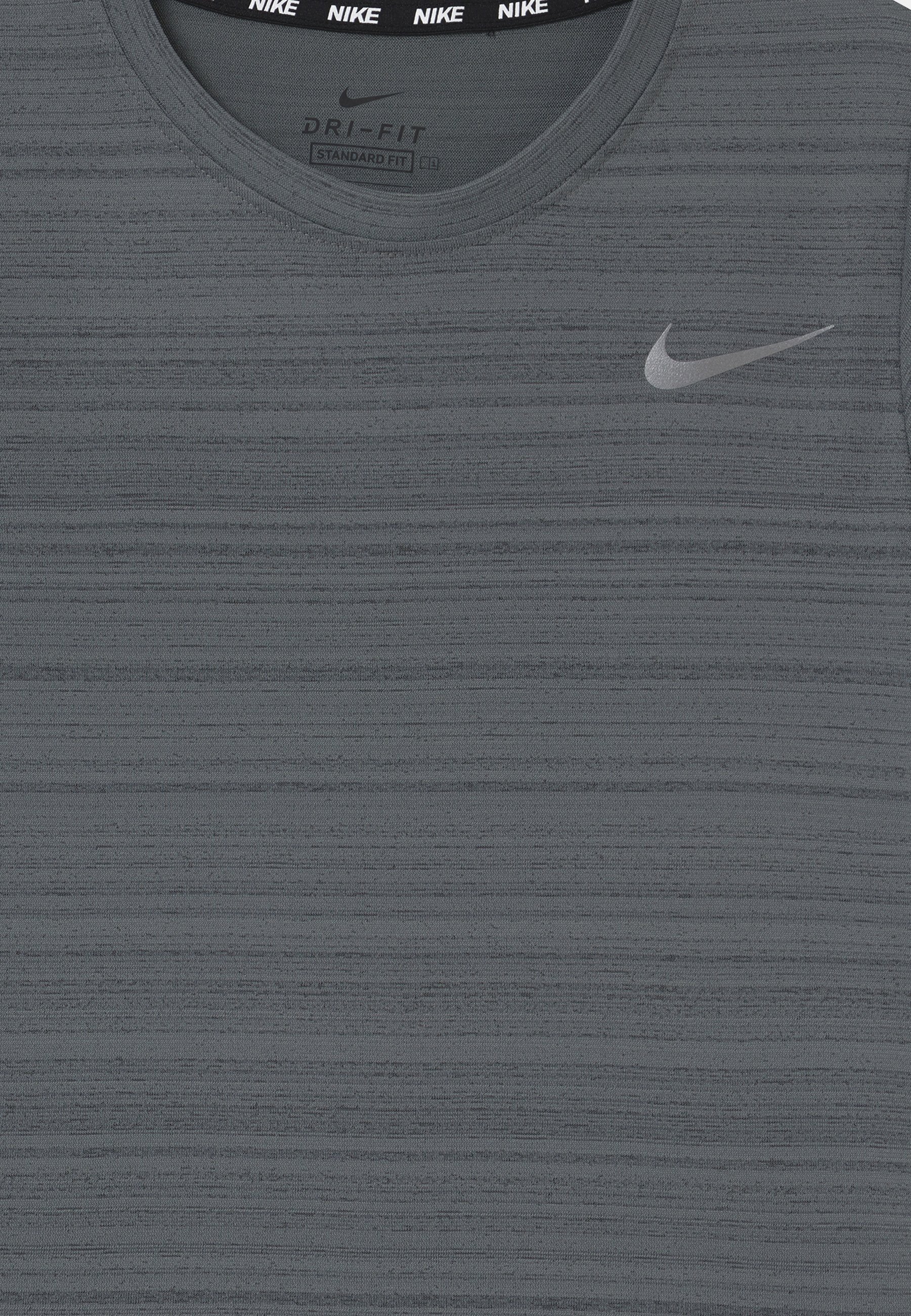 Nike Performance MILER UNISEX - Sport-T-Shirt - Rauchgrau