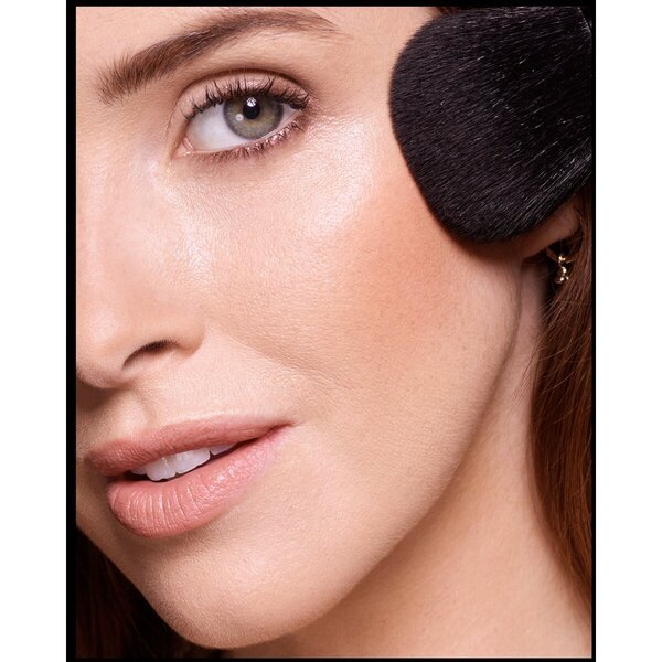 Max Factor Facefinity Matte 001 gaiši bronzas bronzeris<br>10g