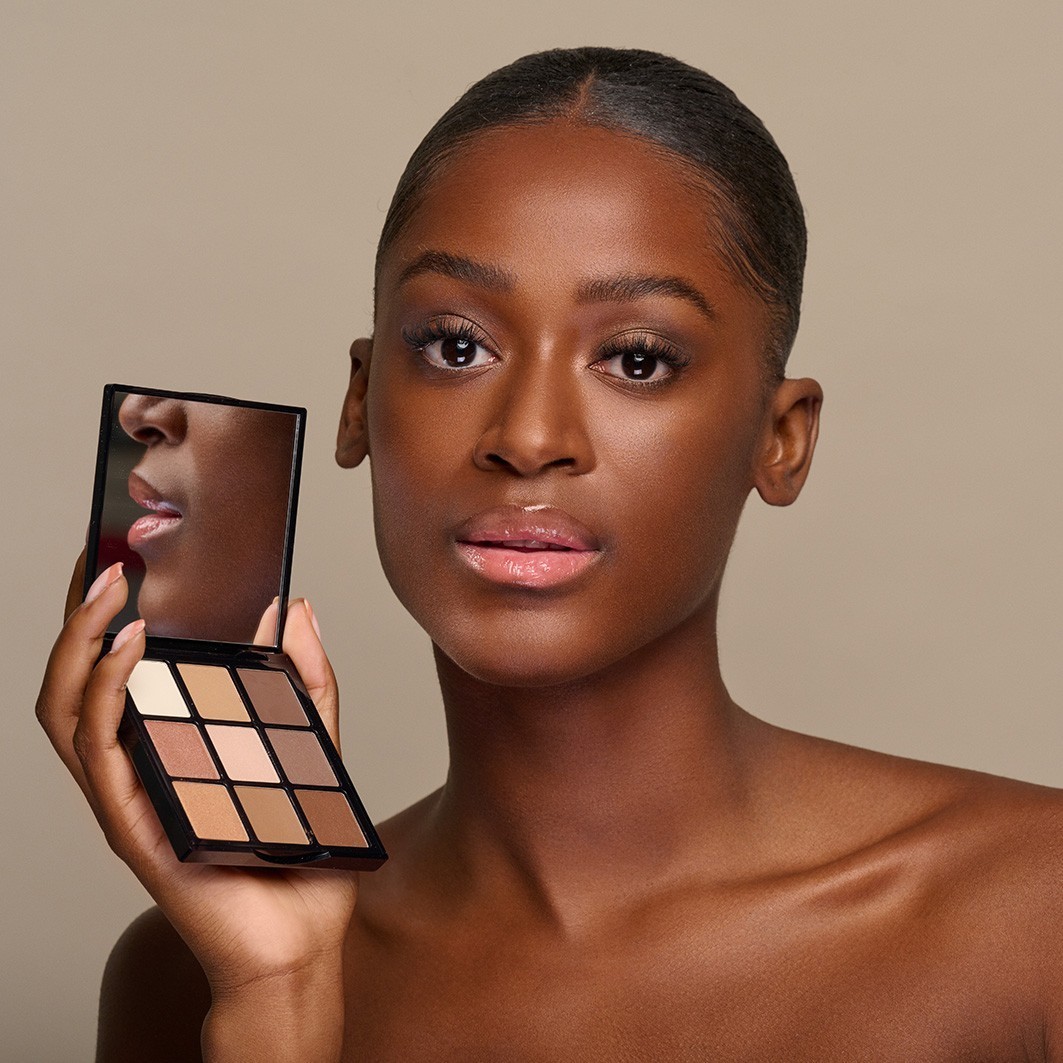 N BEAUTY Paleta senčil za oči »Naravni sijaj« – 13,5 g