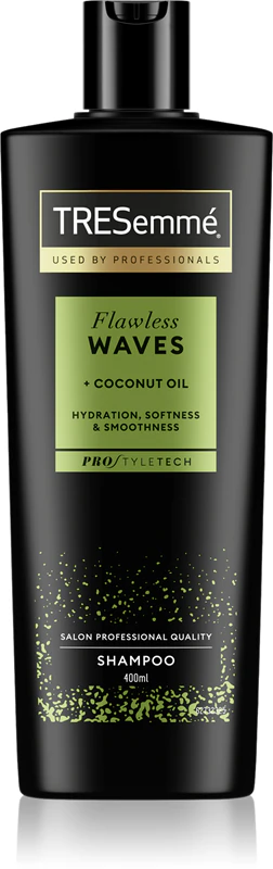 Shampoo hidratante TRESemmé Flawless Waves para cabelos cacheados e ondulados.