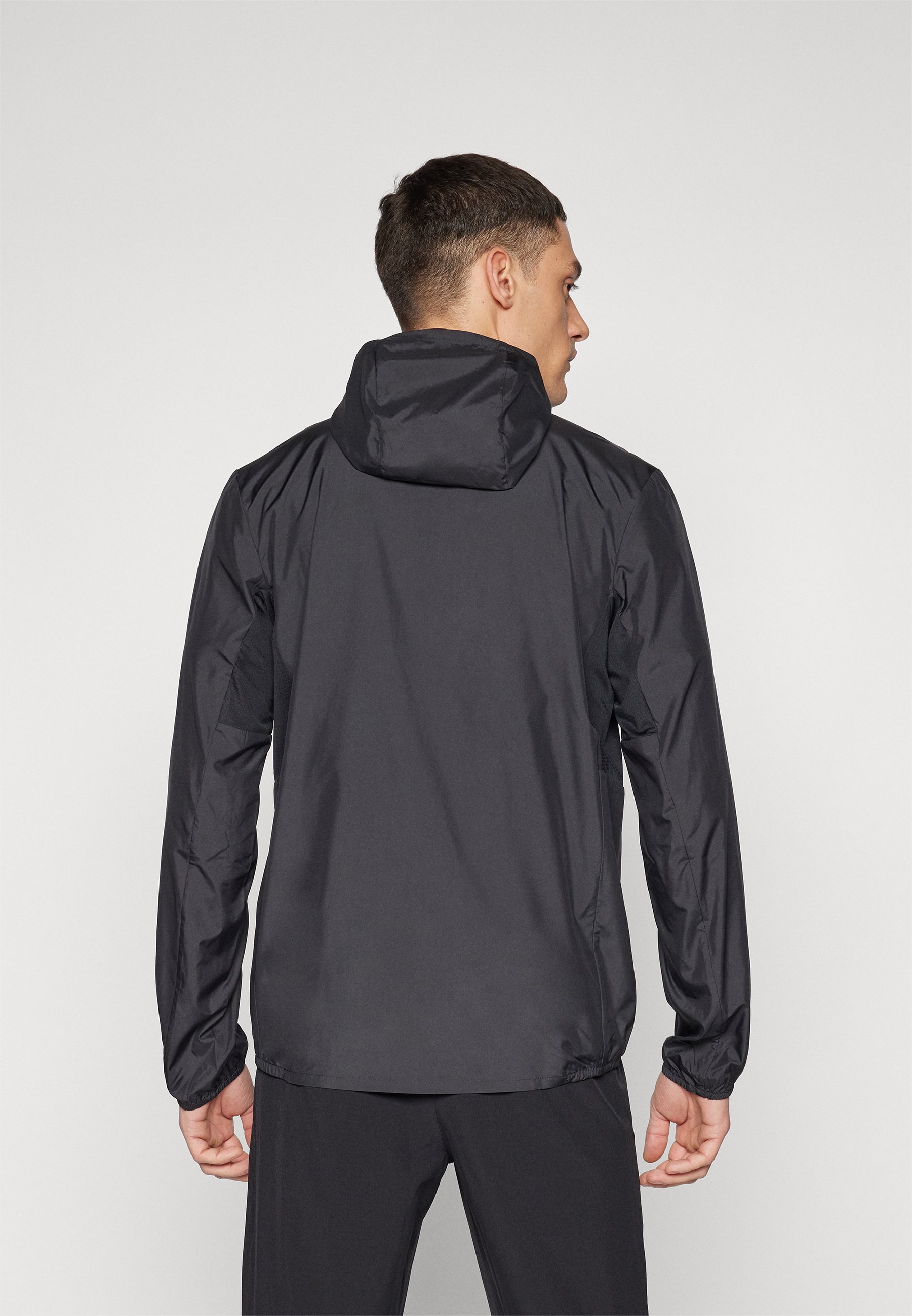 ASICS CORE JACKET - Vetrovka - performance black