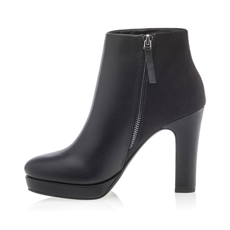  Botas negras de mujer / Botines