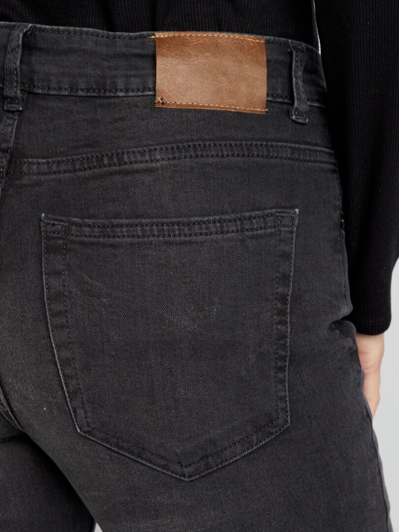 Calça jeans slim - tamanho 32 - cinza