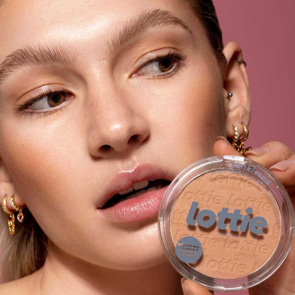 Bronzer Lottie London Sunkissed, tom médio/escuro