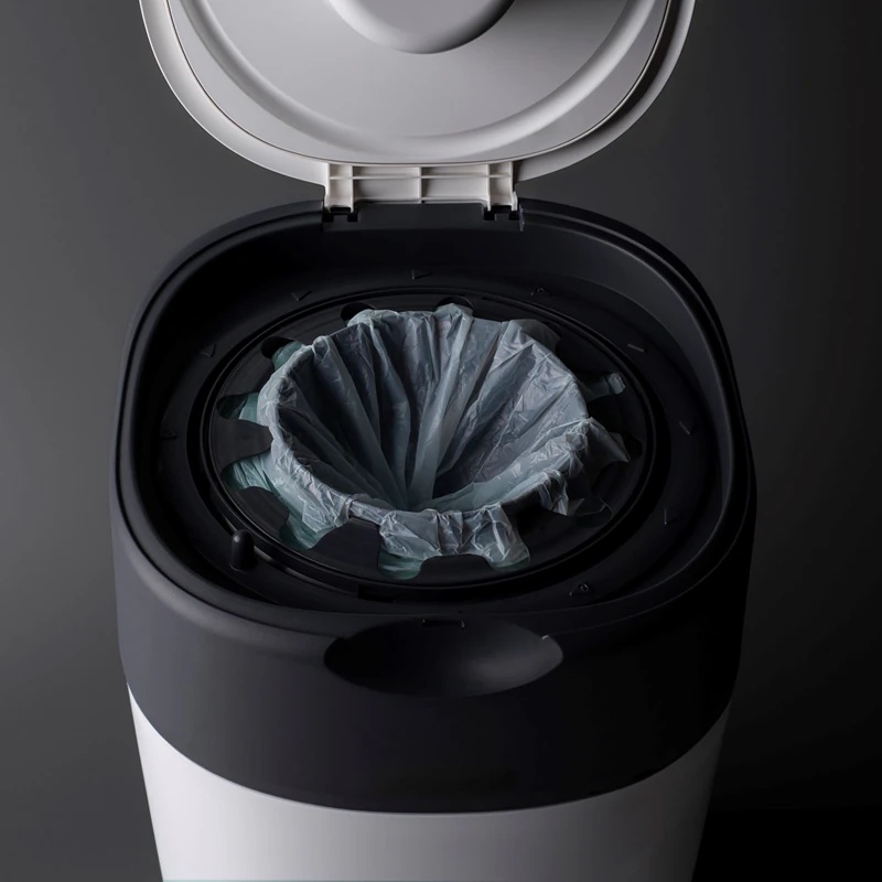 Tommee Tippee Twist & Click koš za plenice bela + kaseta s košaro