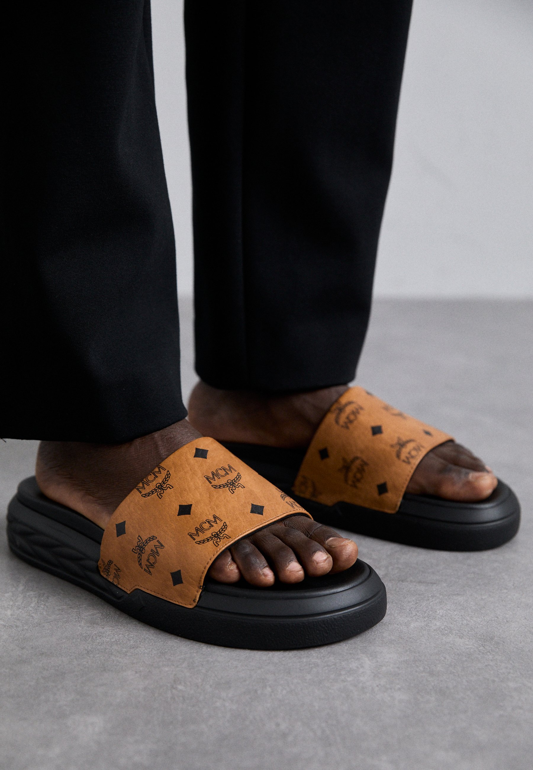 MCM NIEUW - Mules - cognac
