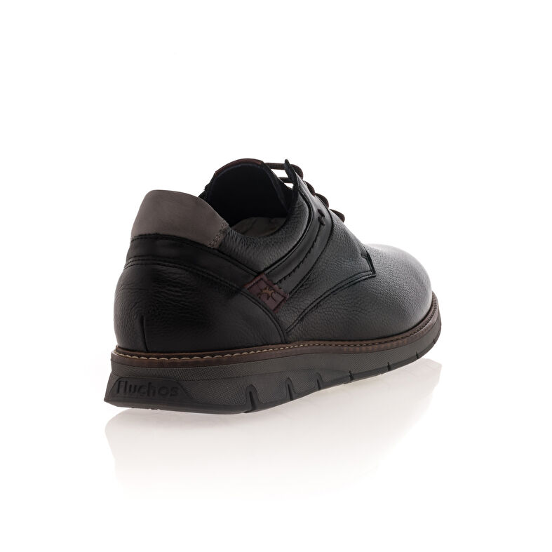 Zapatos cómodos para hombre, color negro.