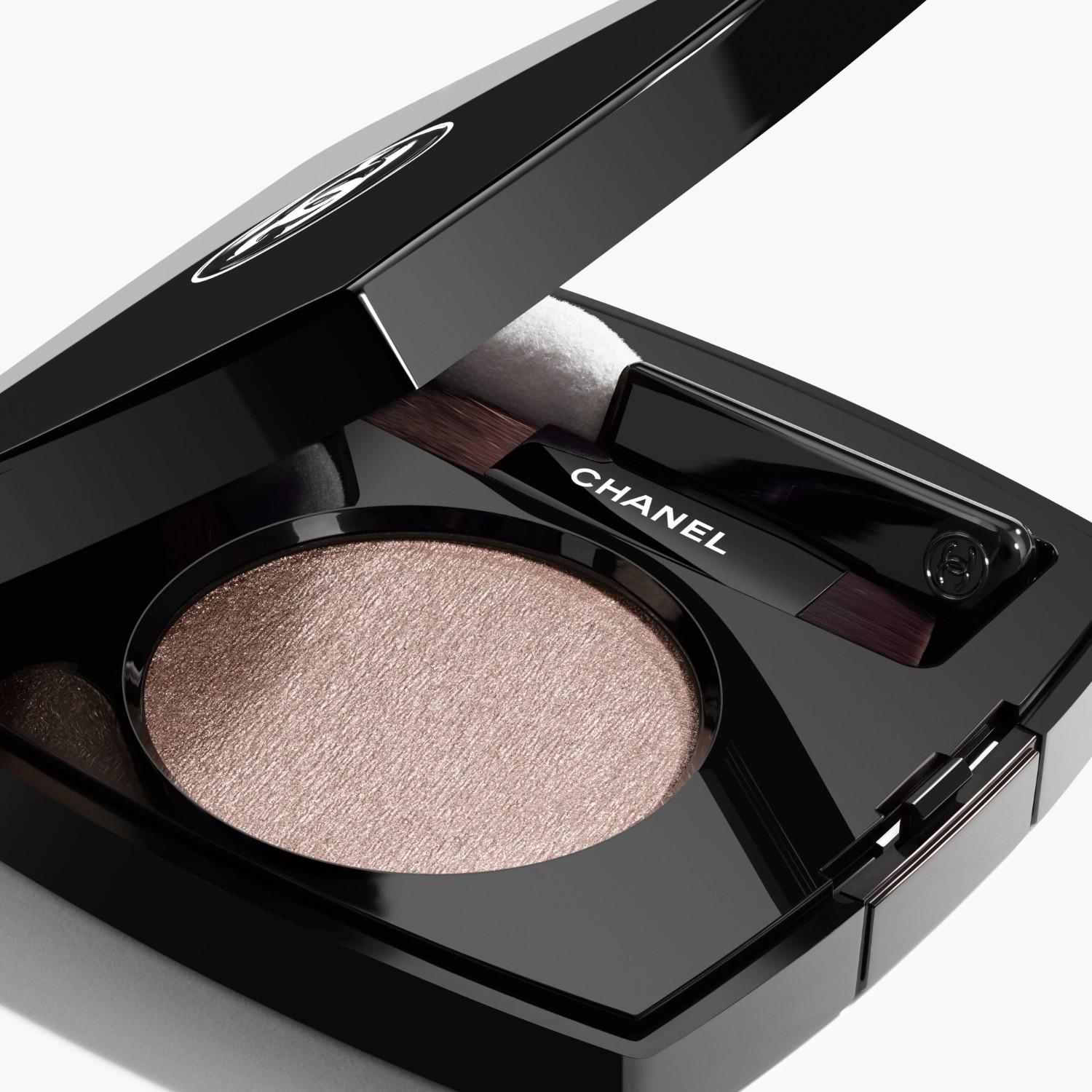 Očné tiene CHANEL OMBRE ESSENTIELLE - 1,9 g