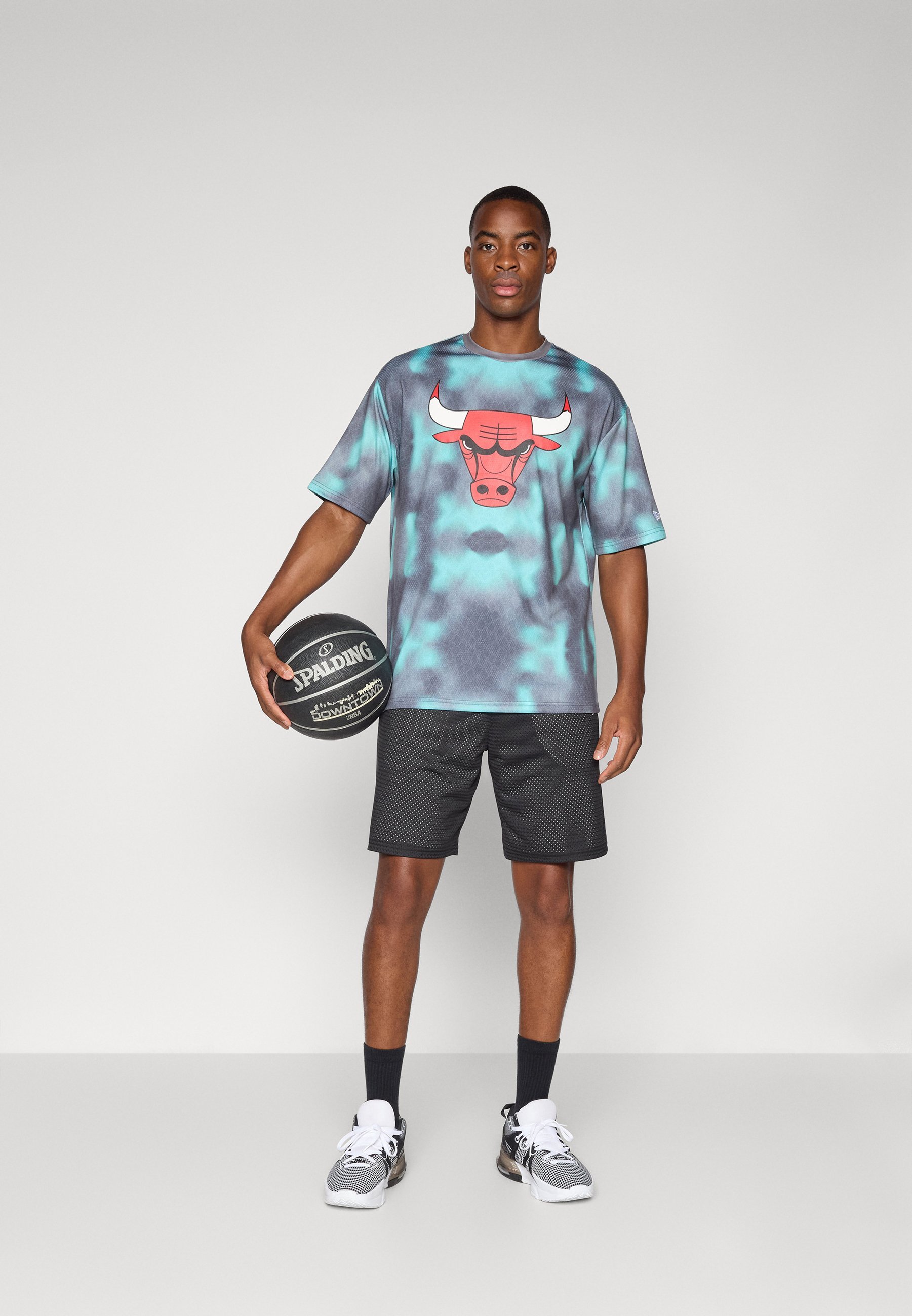 New Era NBA CHICAGO BULLS TEE - Klubové oblečení - zelená