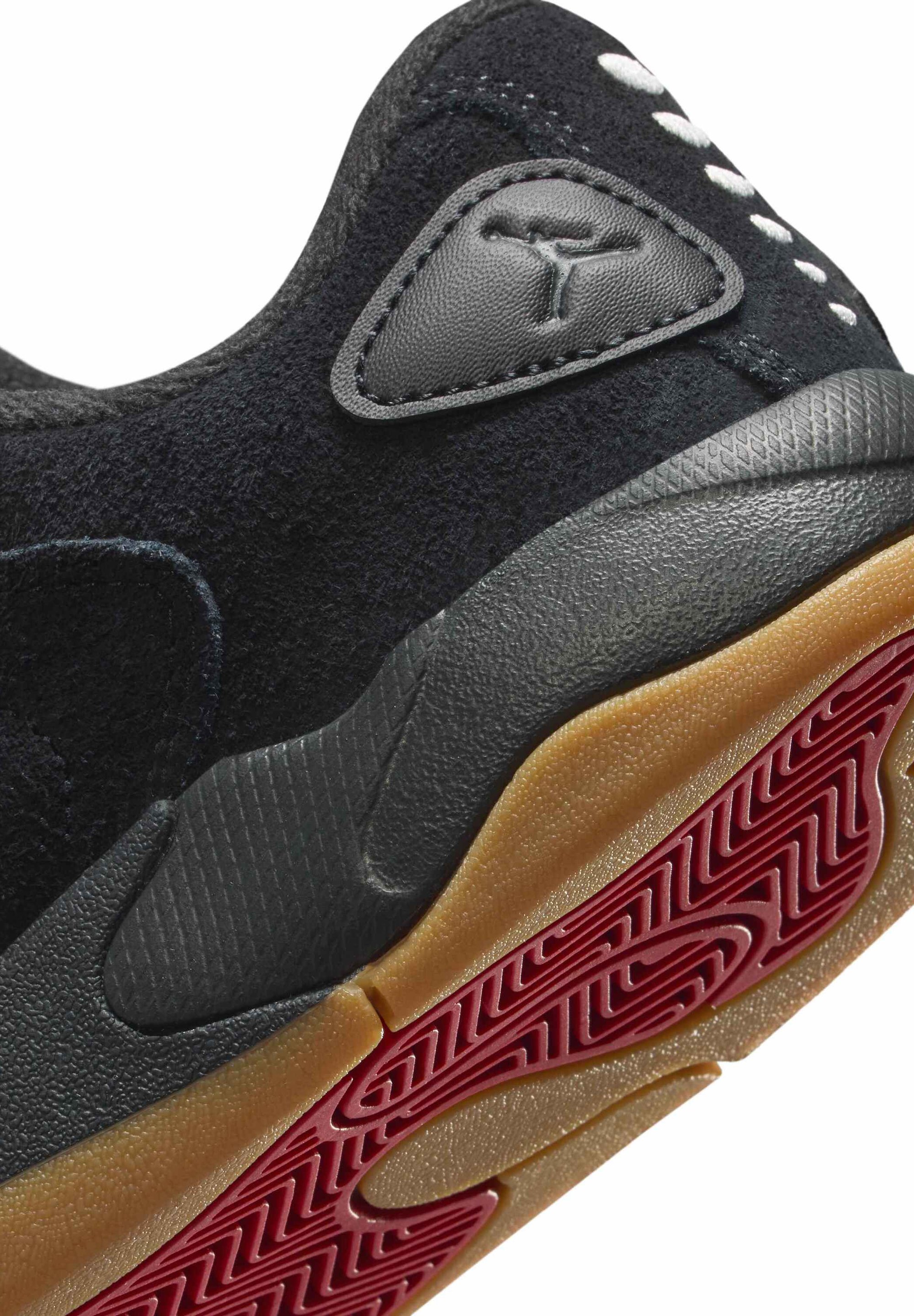 Jordan JORDAN SESSION BG UNISEX - Športni copati - črna/rdeča gumijasta barva LT rjava bela