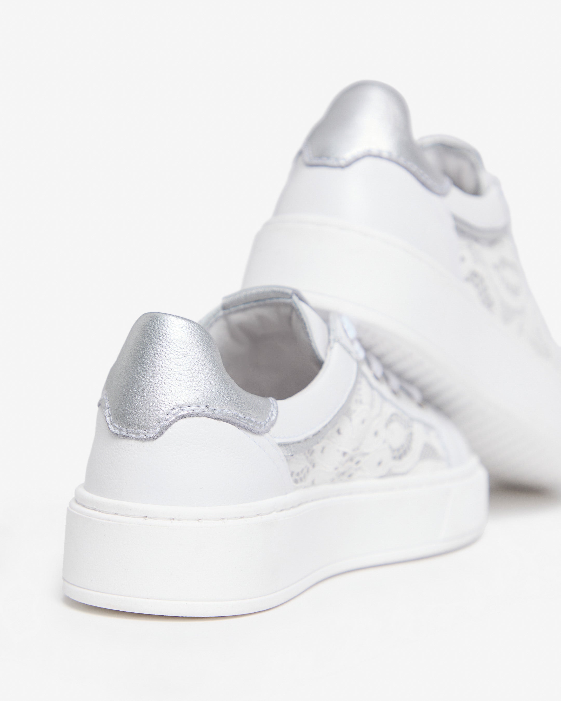  Sneaker für Mädchen aus Stoff und Funktionsmaterial