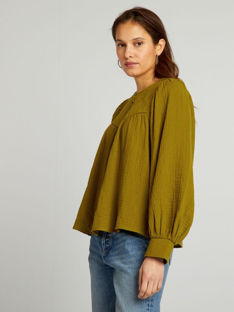 Blouse van katoenen gaas met borduurwerk - GROEN