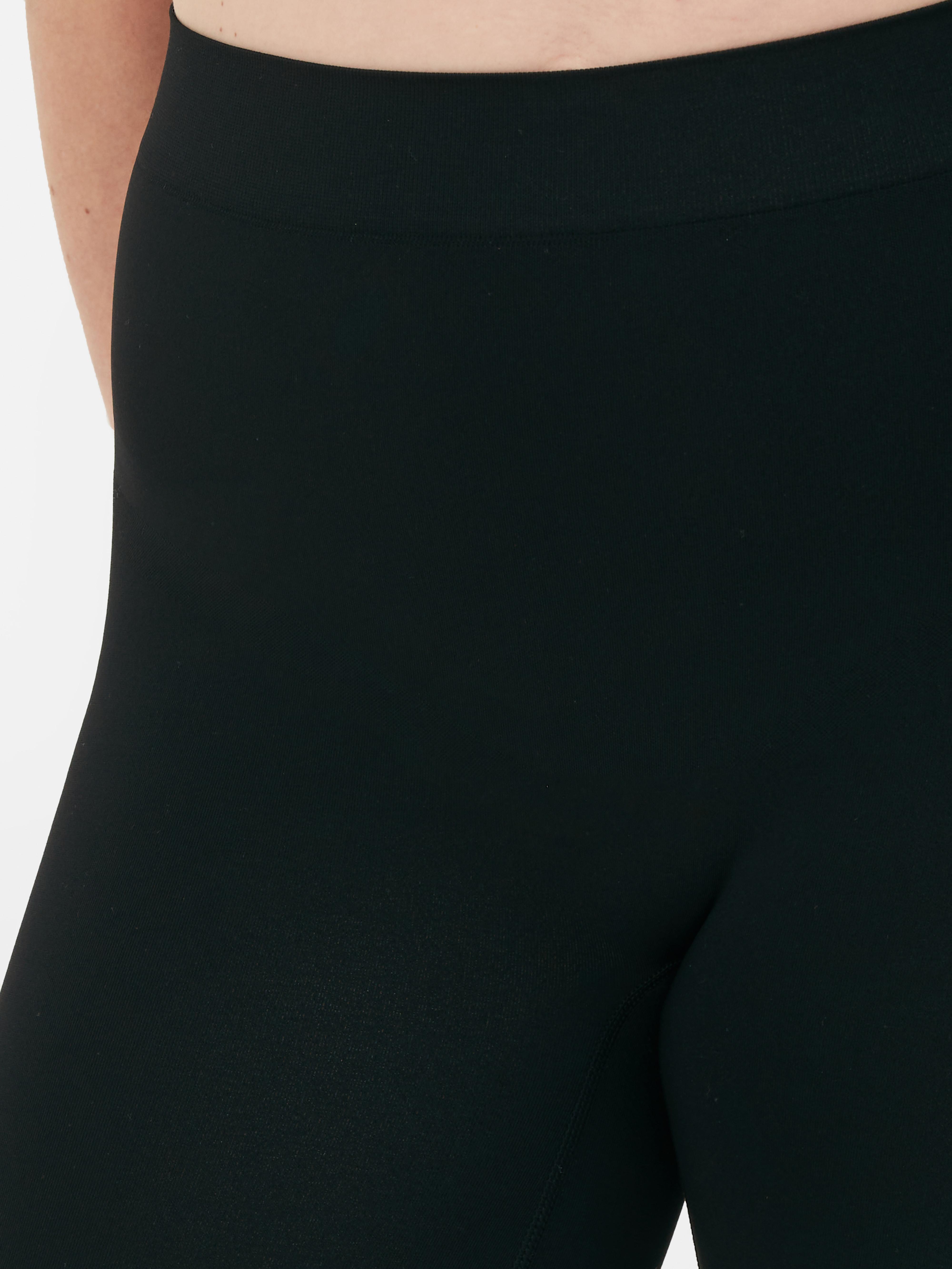 Pantaloni scurți push-up Oferă-le feselor tale forma perfectă cu pantalonii noștri scurți push-up