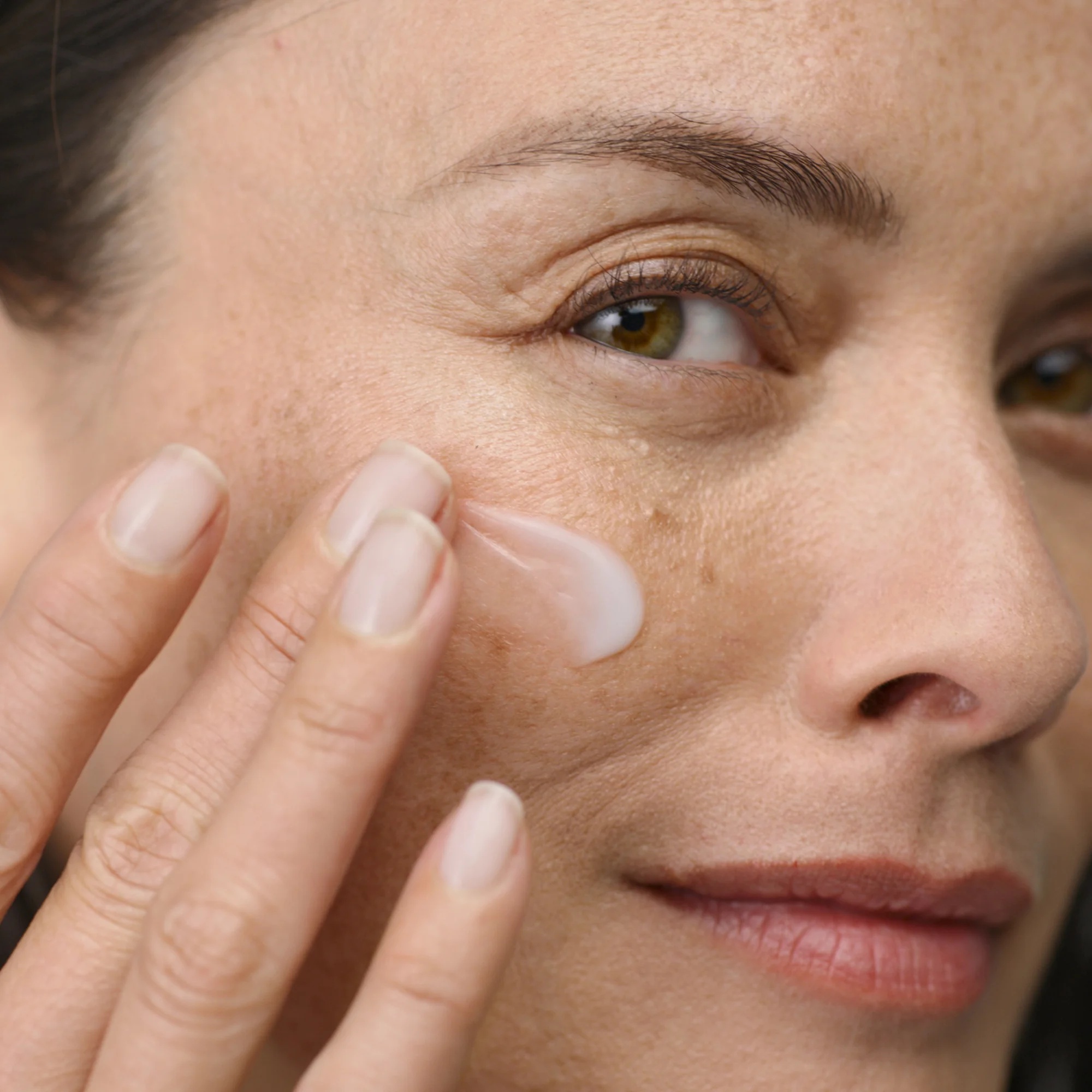 VICHY Neovadiol Dagcrème voor na de menopauze 50 ml Vult lipiden aan en bestrijdt huidverslapping