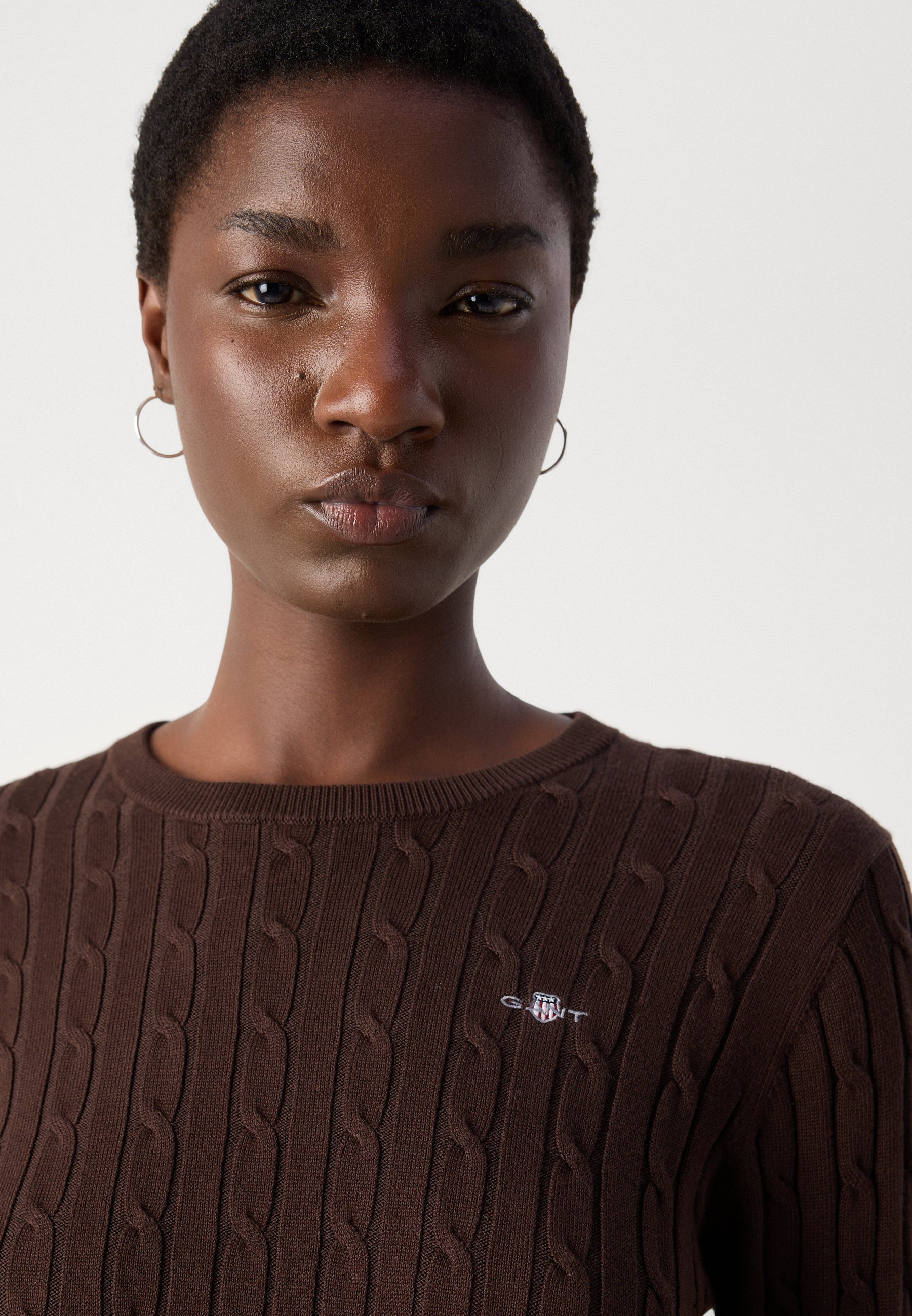 GANT CABLE C NECK DRESS - Šaty s výstrihom - tmavohnedá