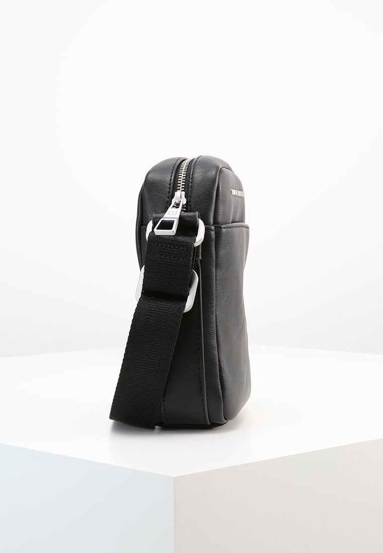 Tommy Hilfiger Skulderveske - svart