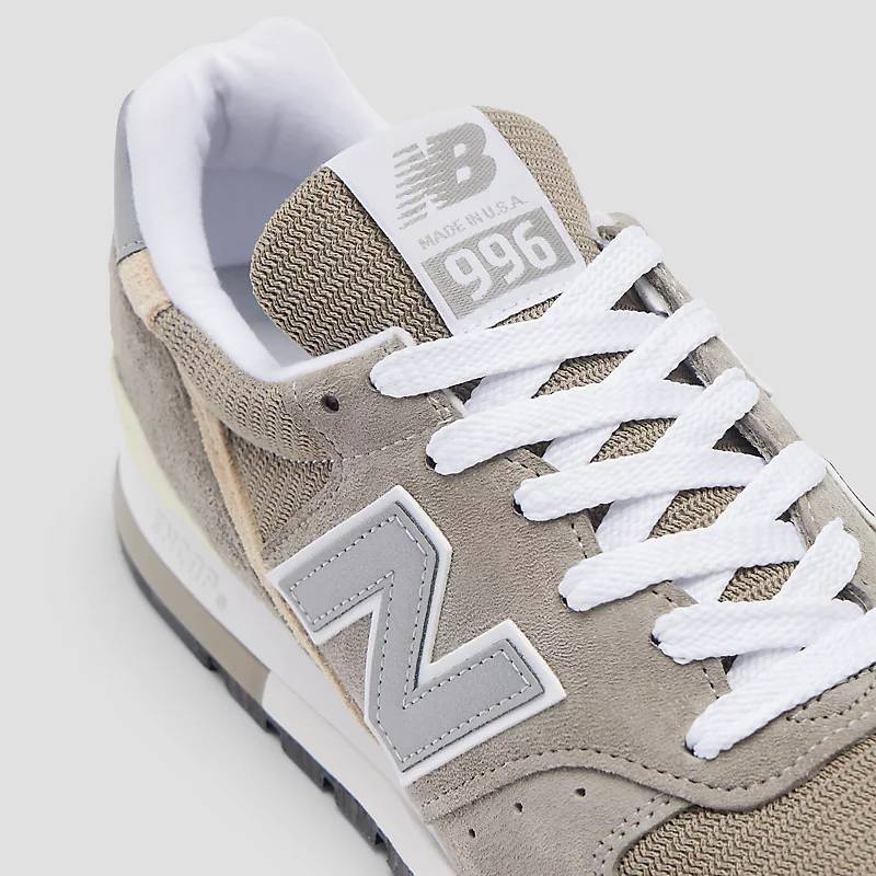 Unisex, gemaakt in de VS, Core 996 - Grijs met zilver