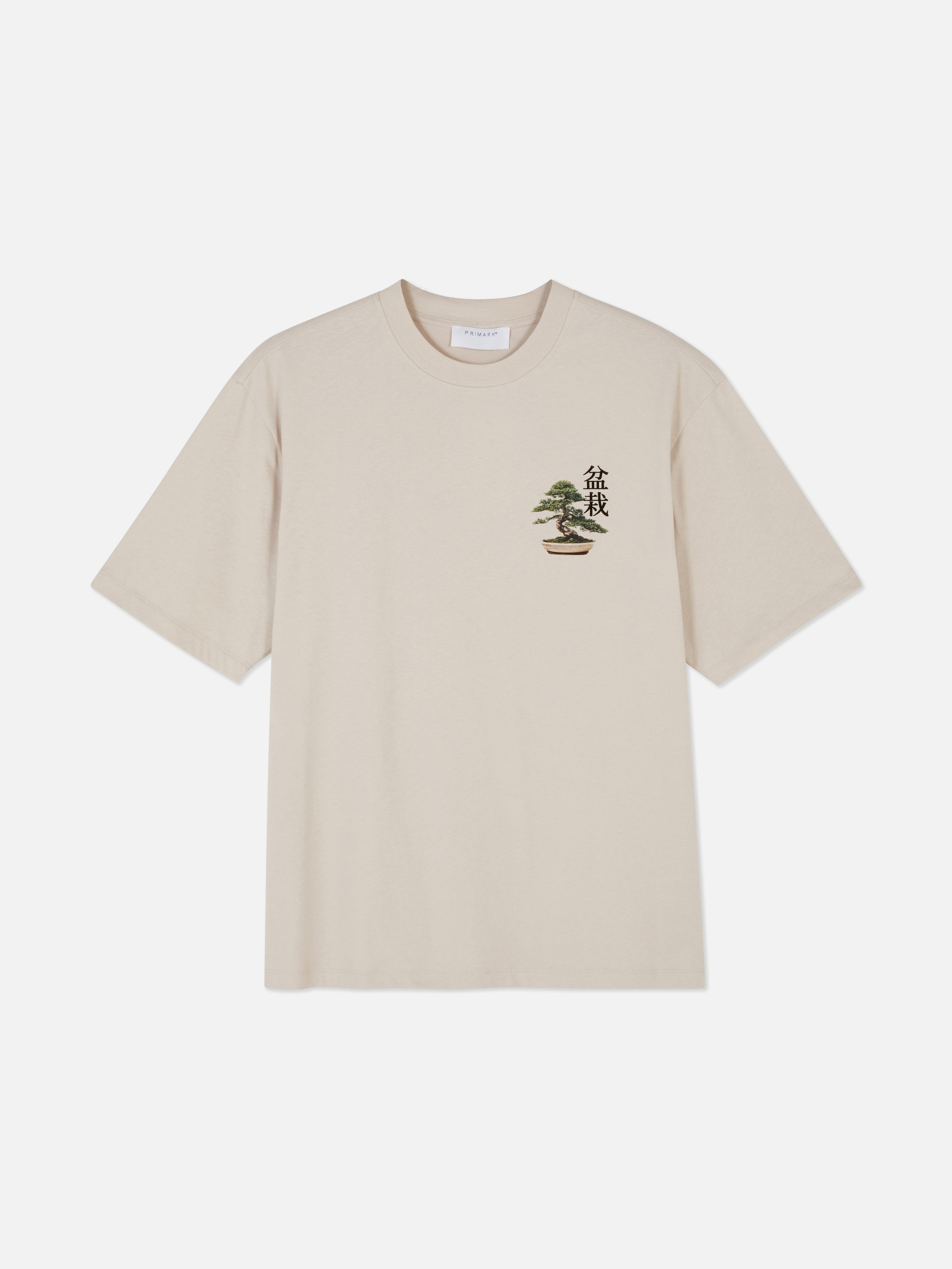 T-Shirt mit Bonsai-Baum-Print Ein lässiges T-Shirt mit Rundhalsausschnitt und einem großen Bonsai-Baum-Print auf dem Rücken