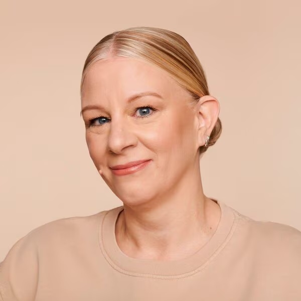 Catrice HD 030 Sand Beige šķidrais pārklājuma tonālais krēms<br>30ml