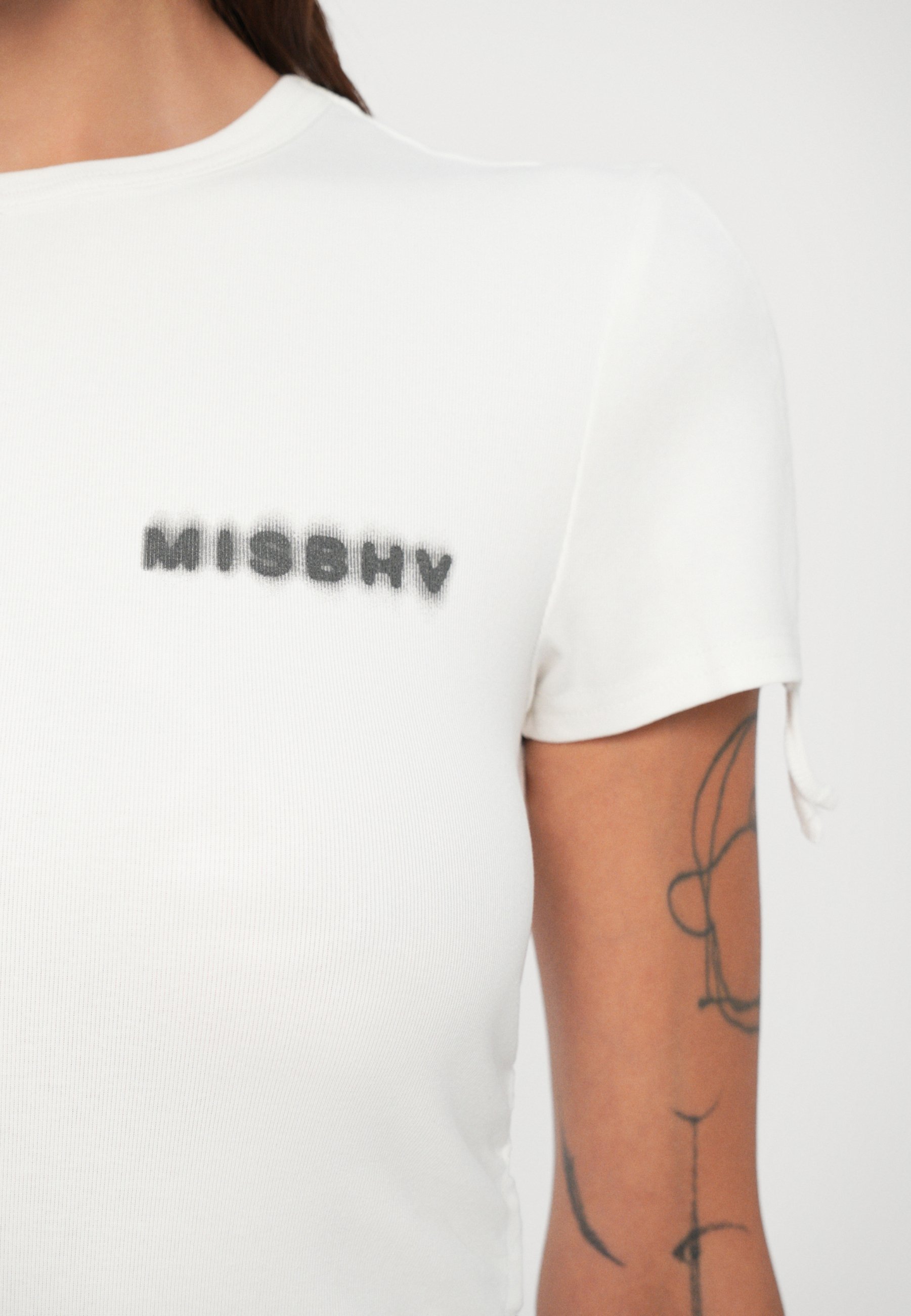 MISBHV COMMUNITY FITTED - Basic T-shirt - wit