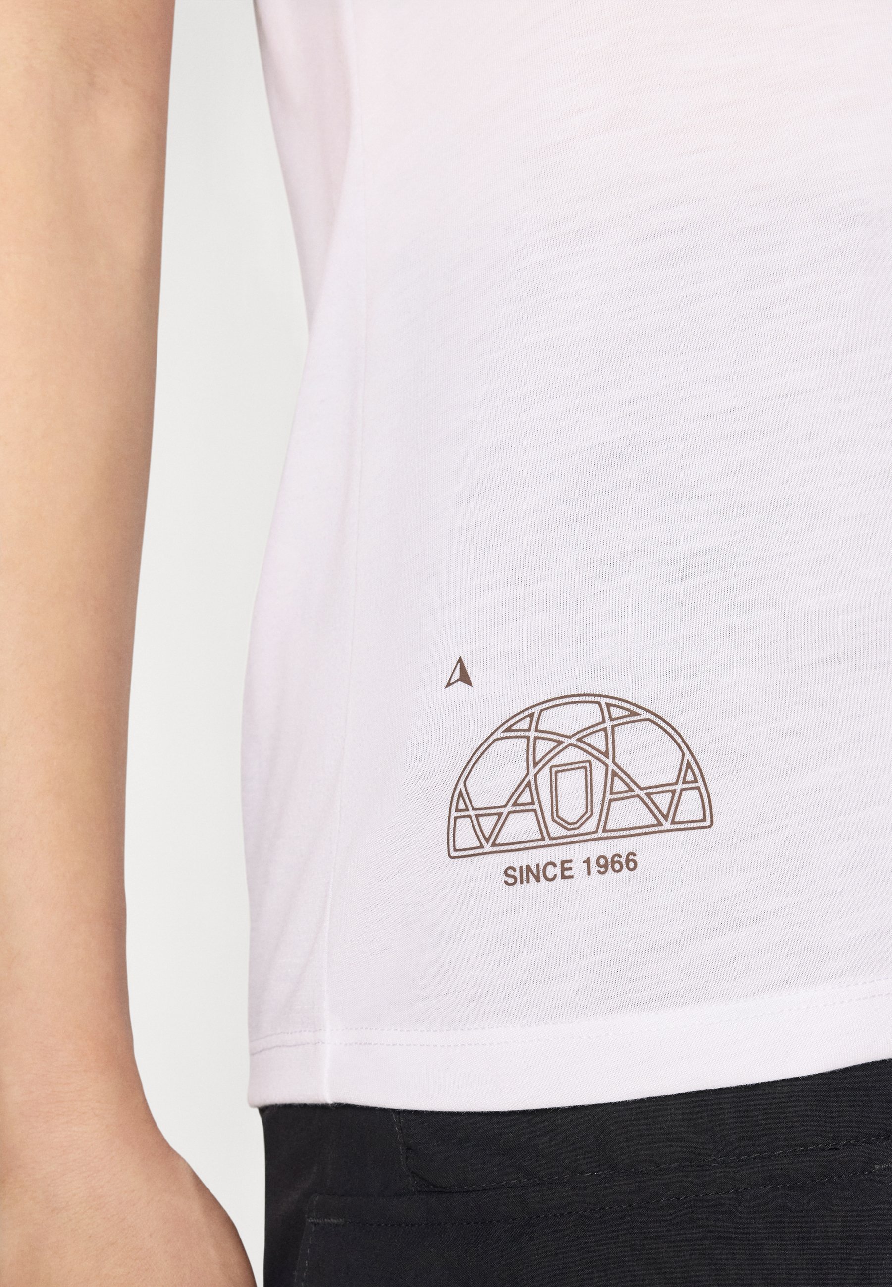 The North Face MULTIPLE PLACEMENT TEE GRAPHIC - Tricou sport - alb