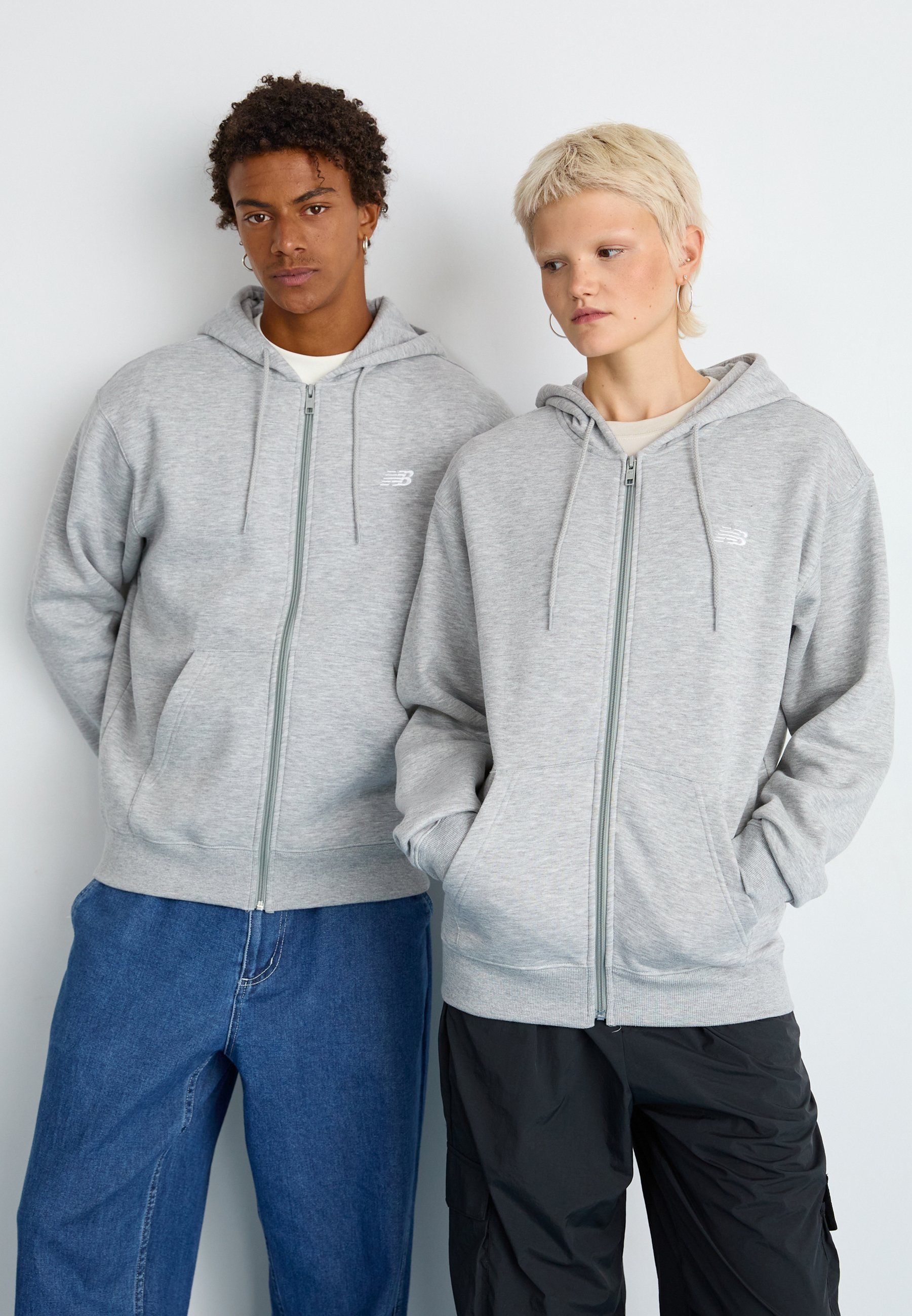 New Balance SPORT ESSENTIALS LOGO FULL ZIP UNISEX - Sweatshirt met rits - sportief grijs