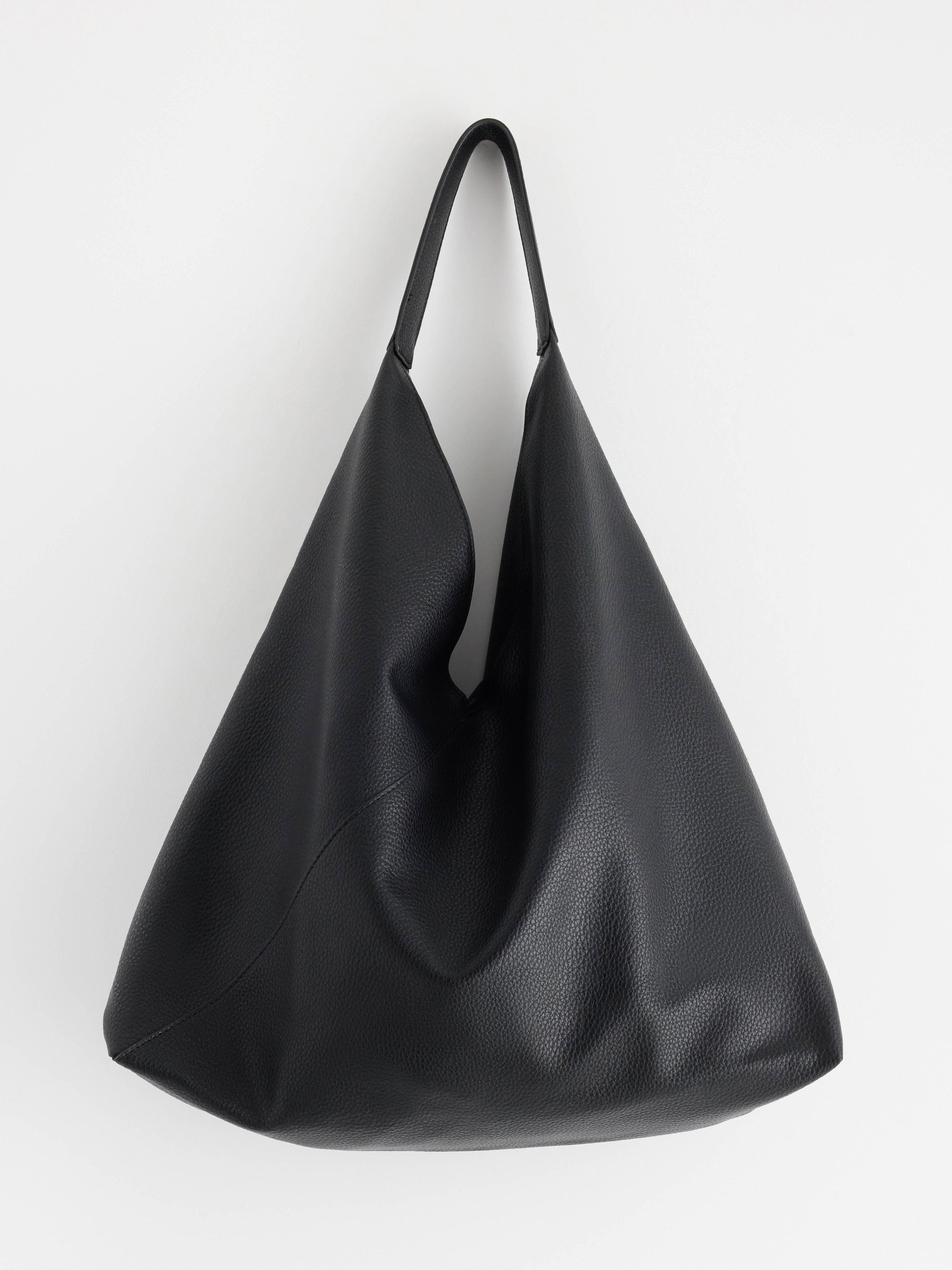 Stor shopper i läderimitation Black