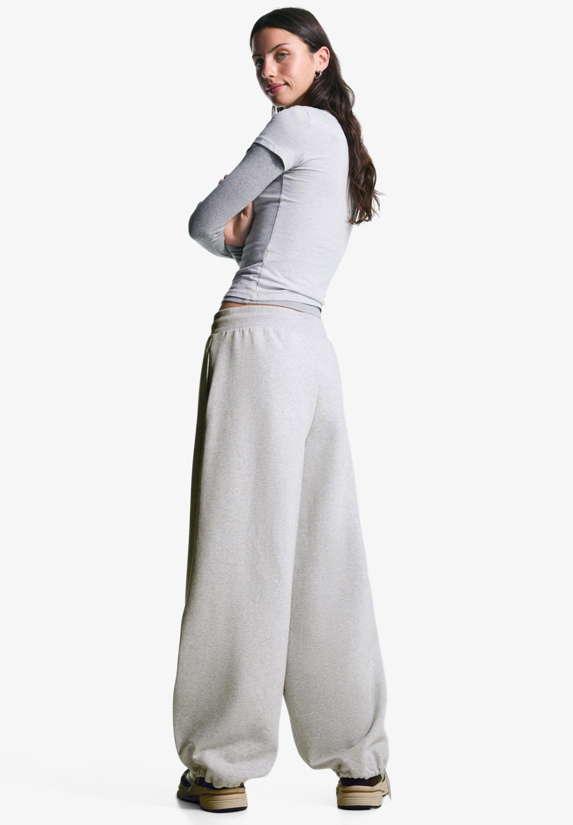 Pantaloni della tuta Bershka - grigio scuro