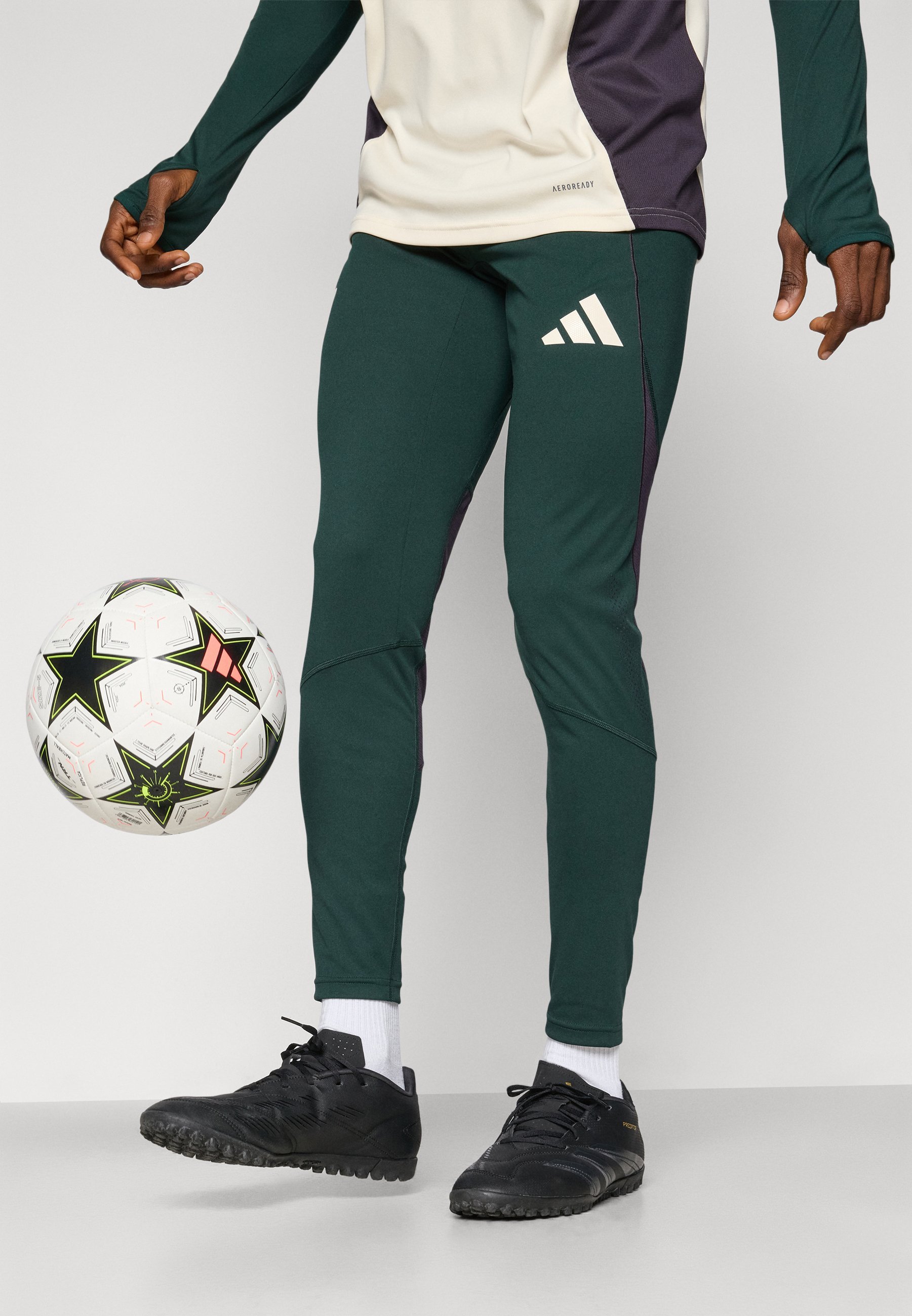 Pantaloni adidas Performance JUVENTUS PRO - Abbigliamento da club - verde ombra