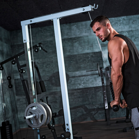 Lat pulldown-stasjon