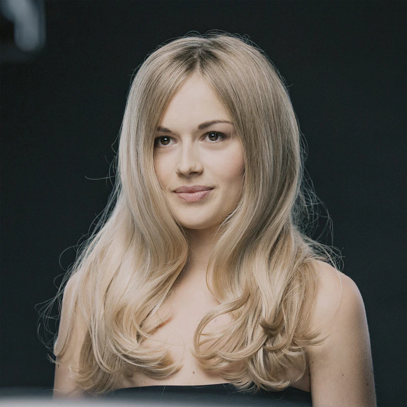 Hair Rituel by Sisley Shampoo Revitalizante e Volumizador com óleo de camélia para cabelos finos, sem sulfatos.