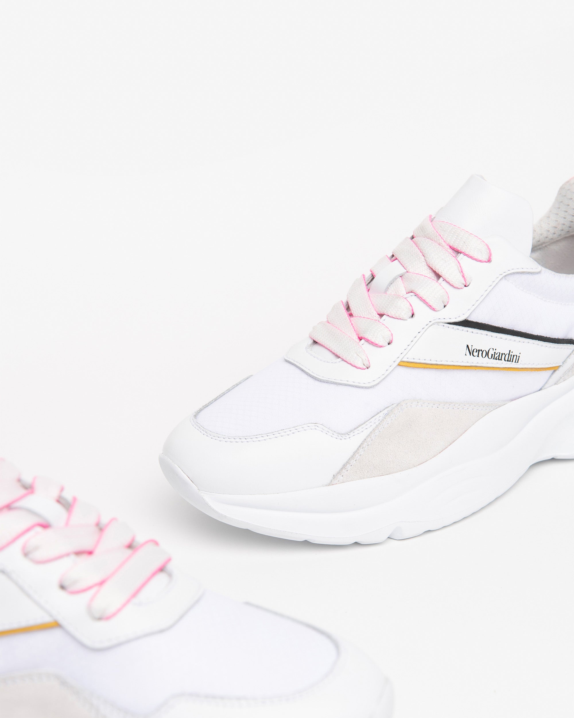  Damen-Sneaker aus Leder und Wildleder