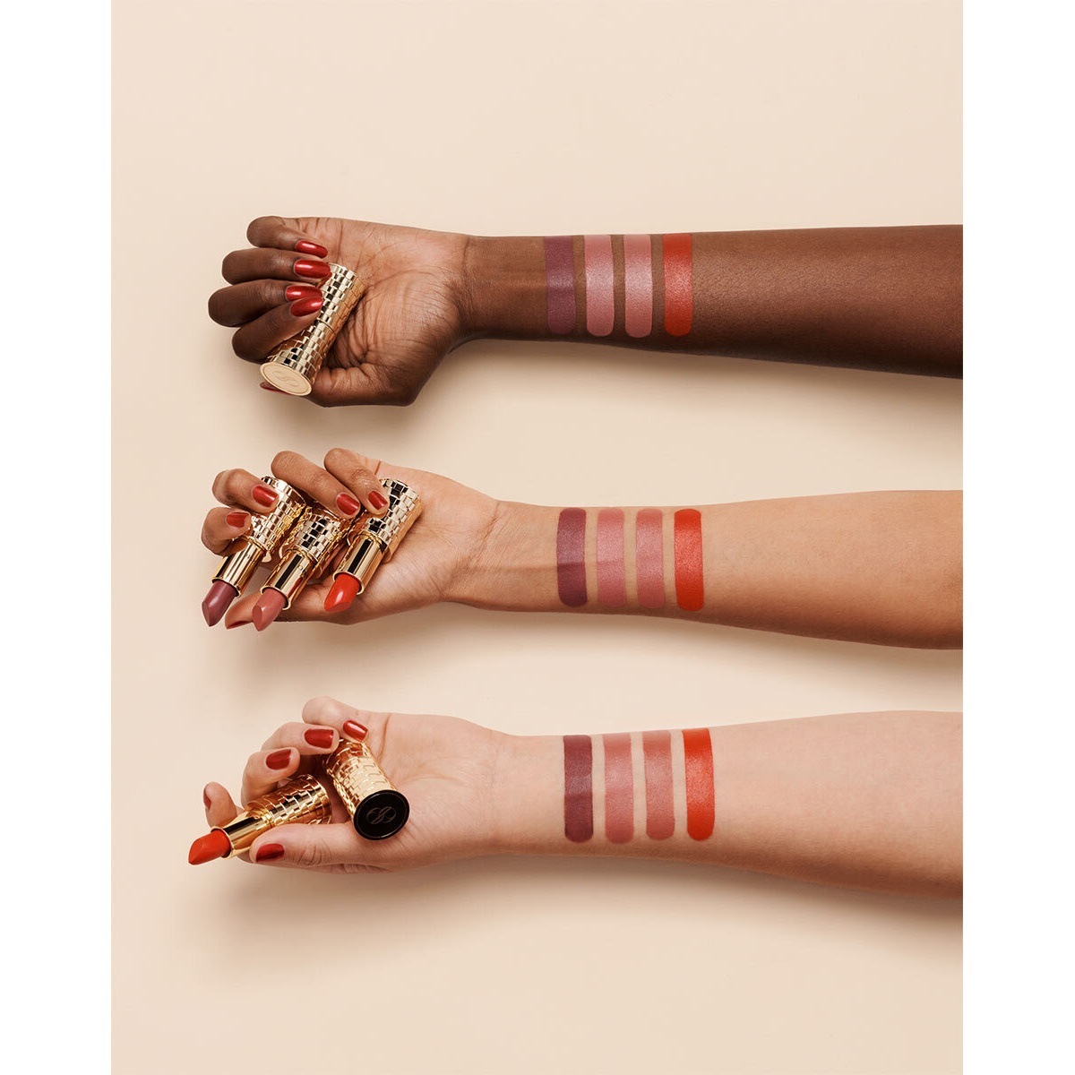 Olivia Palermo lūpų dažai „True Matte“ – „Runway Rouge“
