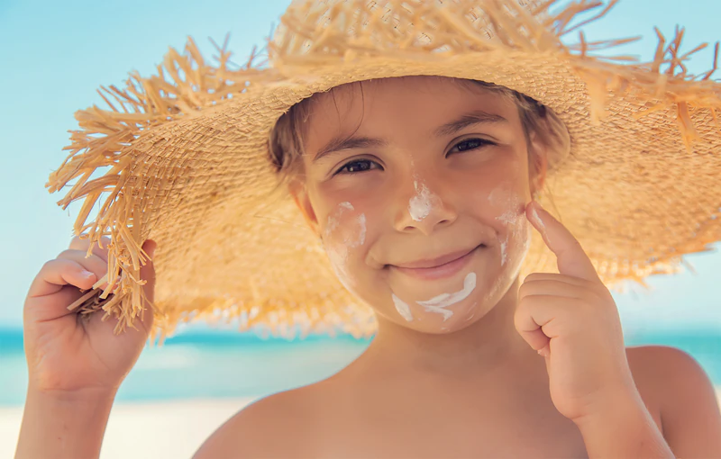 A-Derma Protect Kids Detské mlieko s ochranným opaľovacím krémom pre deti SPF 50+