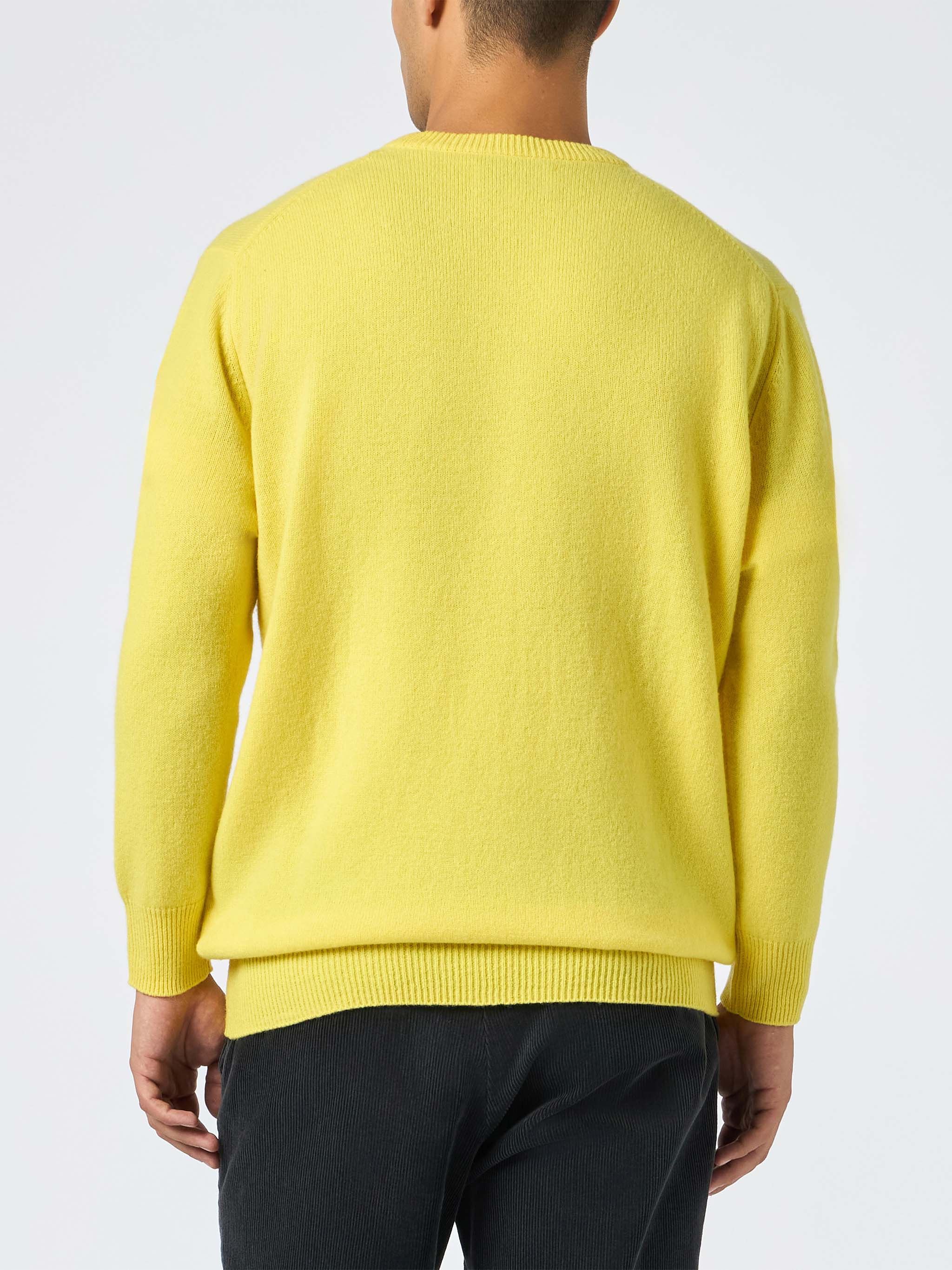 Pull jaune à col rond pour homme avec broderie Saint-Barth
