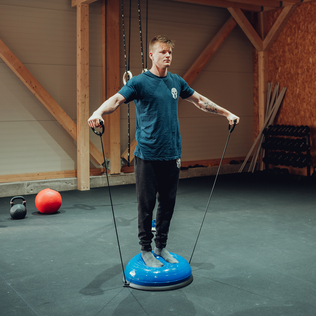  PVC-Halbkugel-Balancestation mit Gummibändern und Griffen, 50 cm, Gladiatorfit