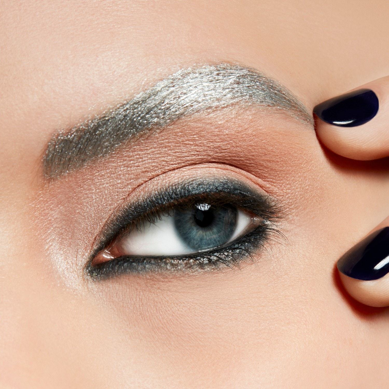 Malé očné tiene MAC Eyeshadow Perfect Shot – 1,5 g