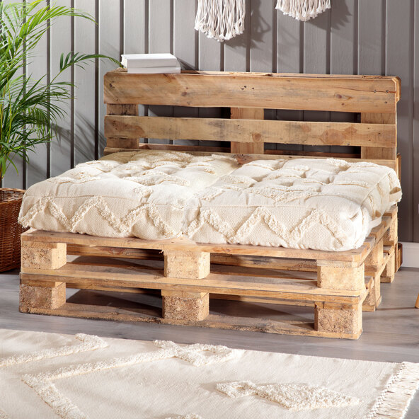 Macramé zitkussen van pallets
