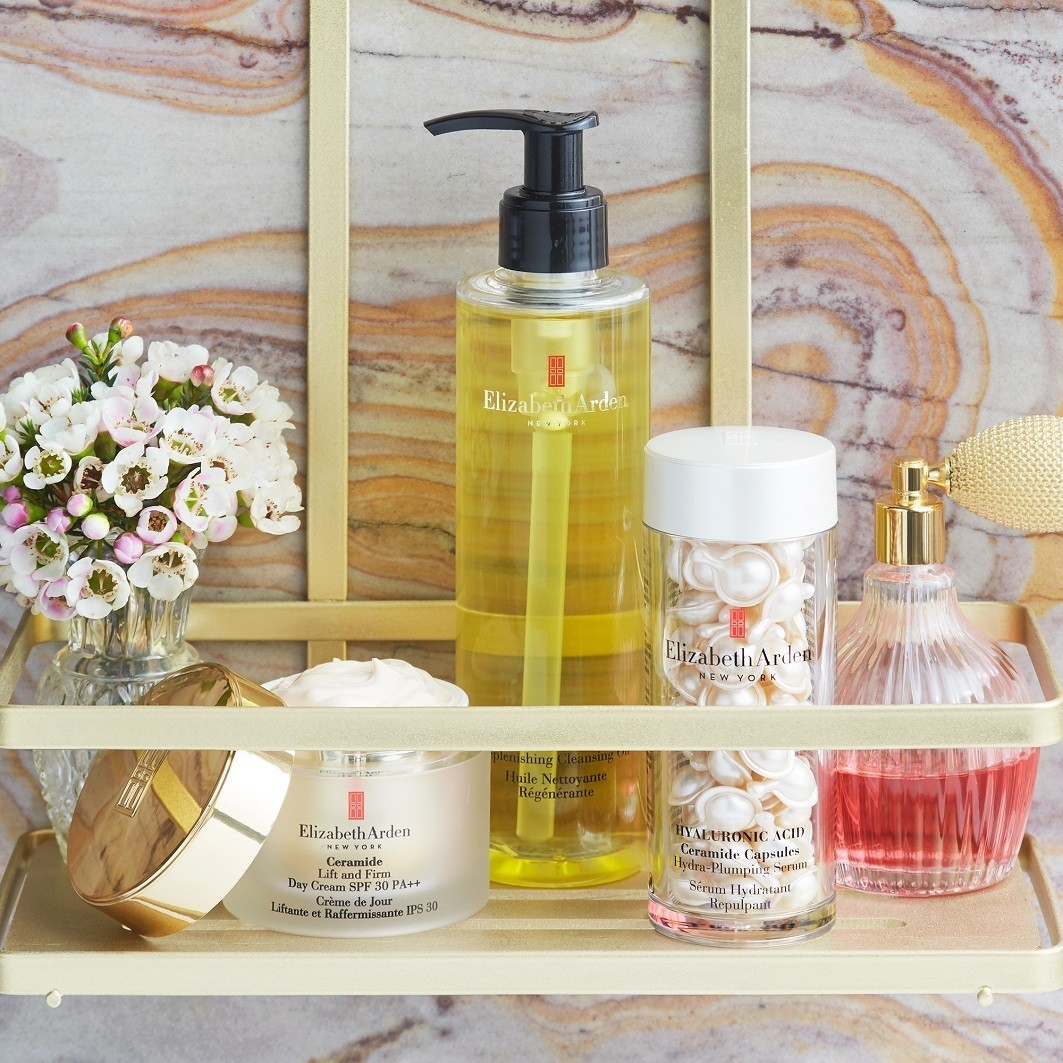 „Elizabeth Arden“ veido valomosios putos ir keramidų valomasis aliejus – 195 ml