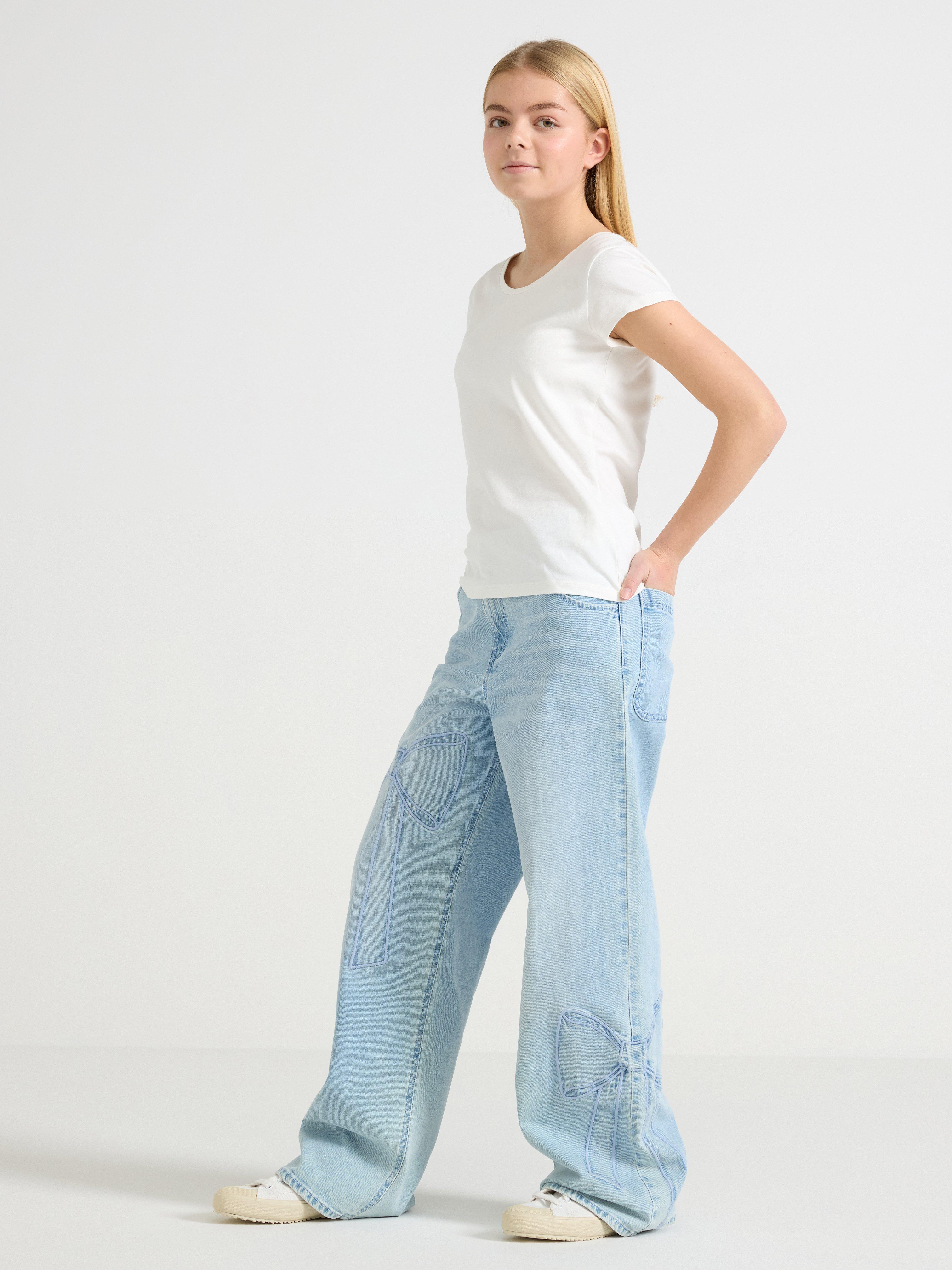 Vaqueros VEGA de pierna ancha con bordados, denim claro.