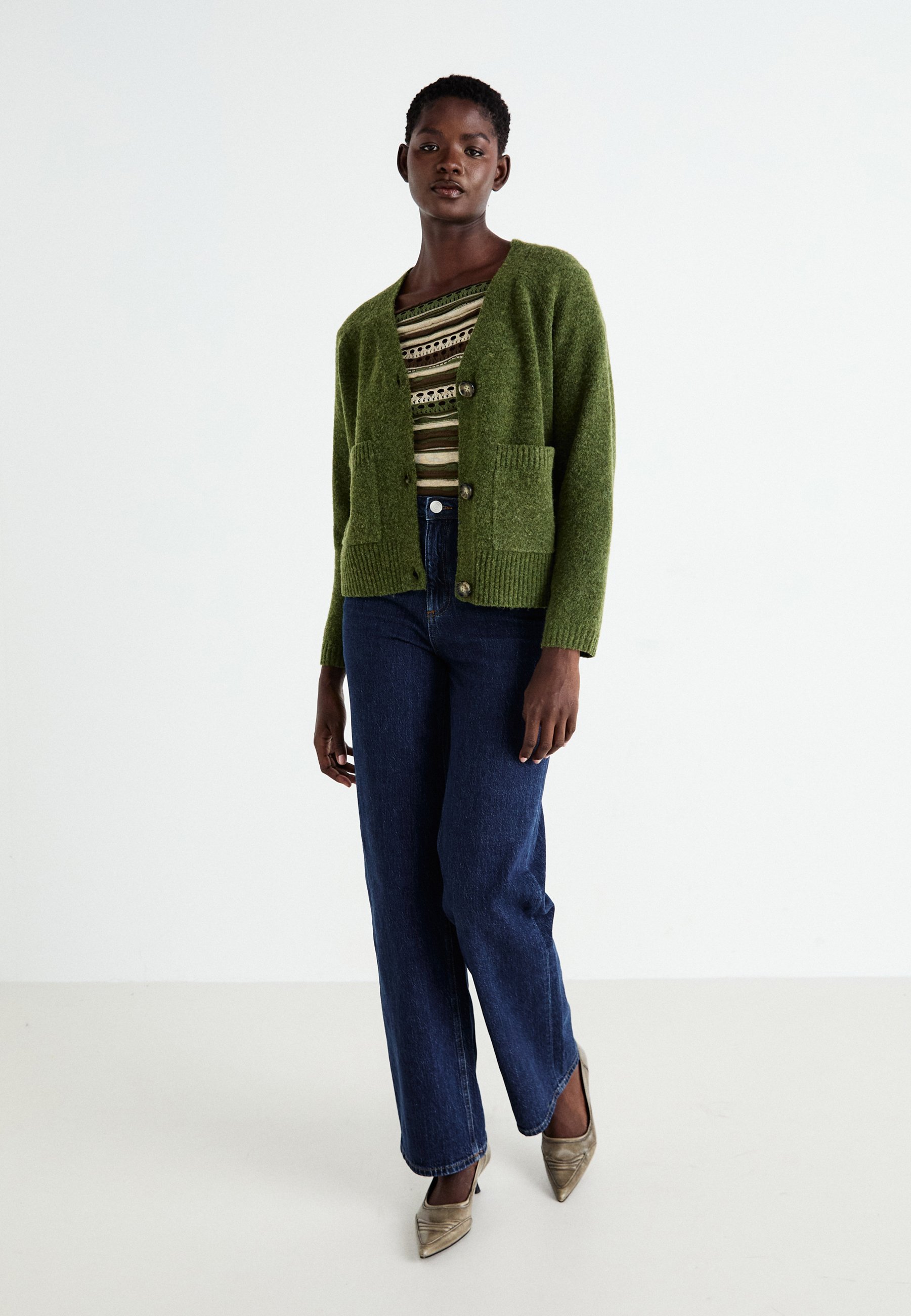 Vero Moda BOOM LS V-NECK BUTTON NOOS - Cardigan - Zypresse