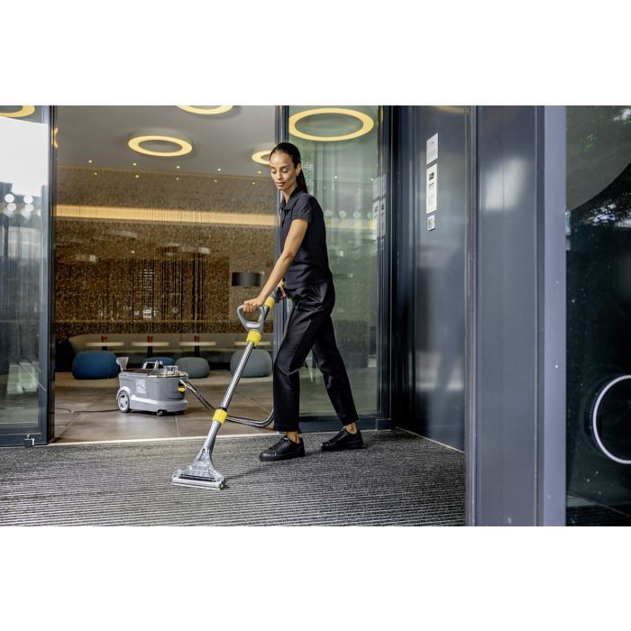 Aspiradora/lavadora Karcher Puzzi 10/1 Professional. Depósito de 10 litros - 1250 W.