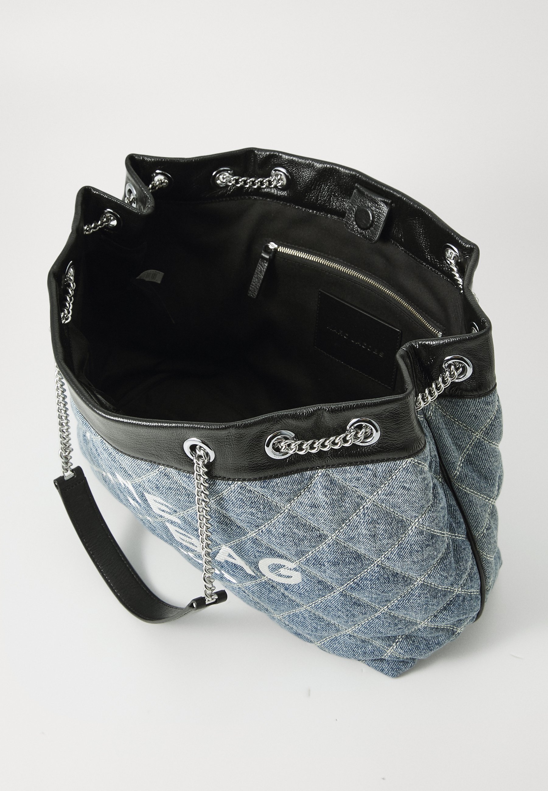 MARC JACOBS THE LARGE CHAIN SACK - Käsilaukku - light wash indigo