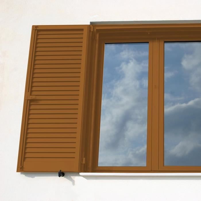 Pintura para madera satinada de alta protección RIPOLIN con una duración de 10 años que protege y realza el tono de la madera.