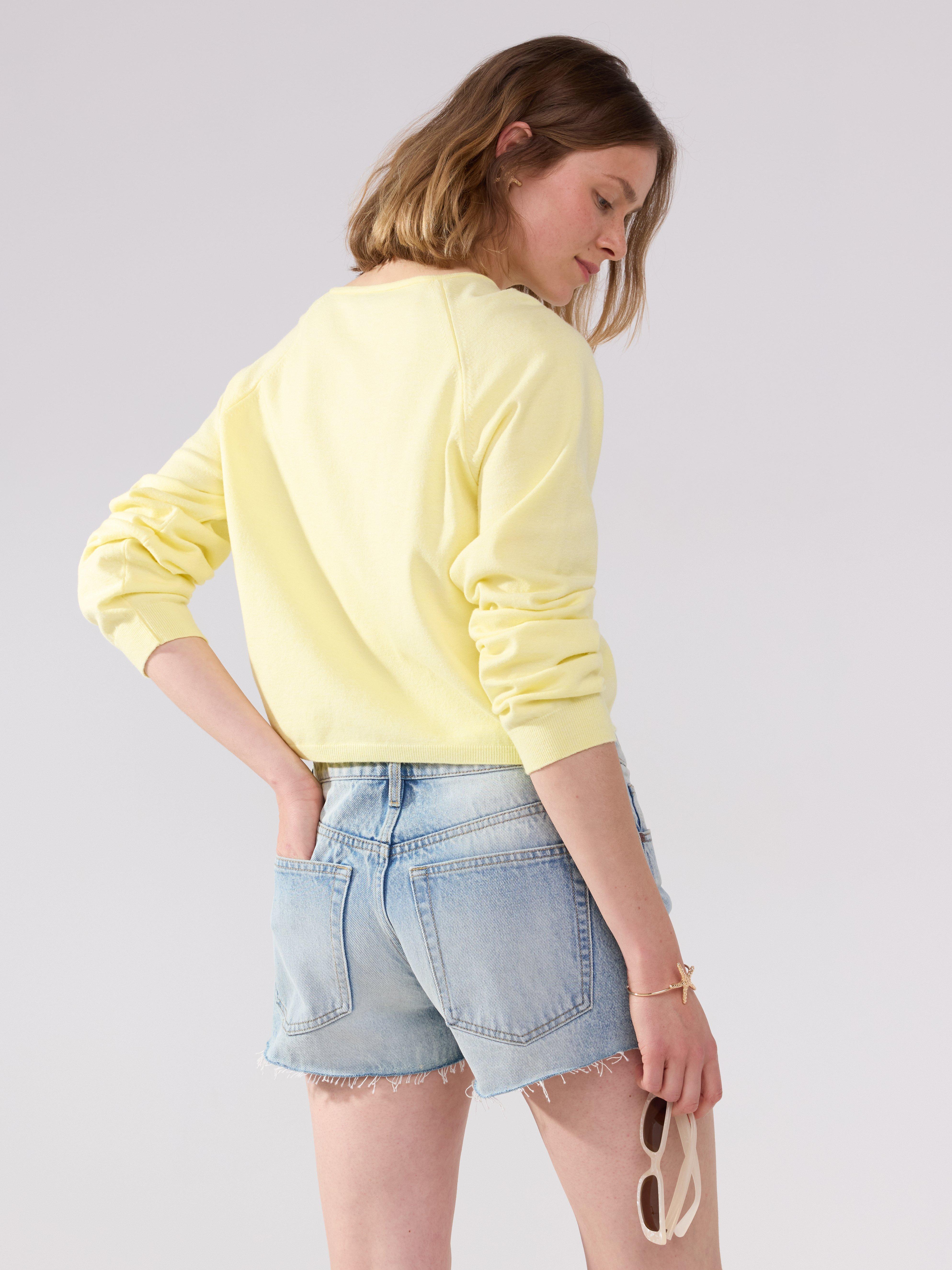 Cardigã amarelo de malha fina
