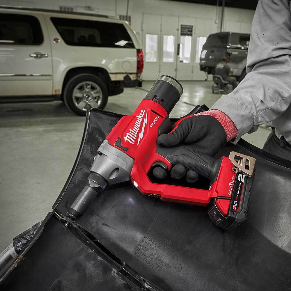 MILWAUKEE 18V FUEL™ 1/4-Zoll-Nietgerät mit ONE-KEY™-Abdeckung M18FPRT-0