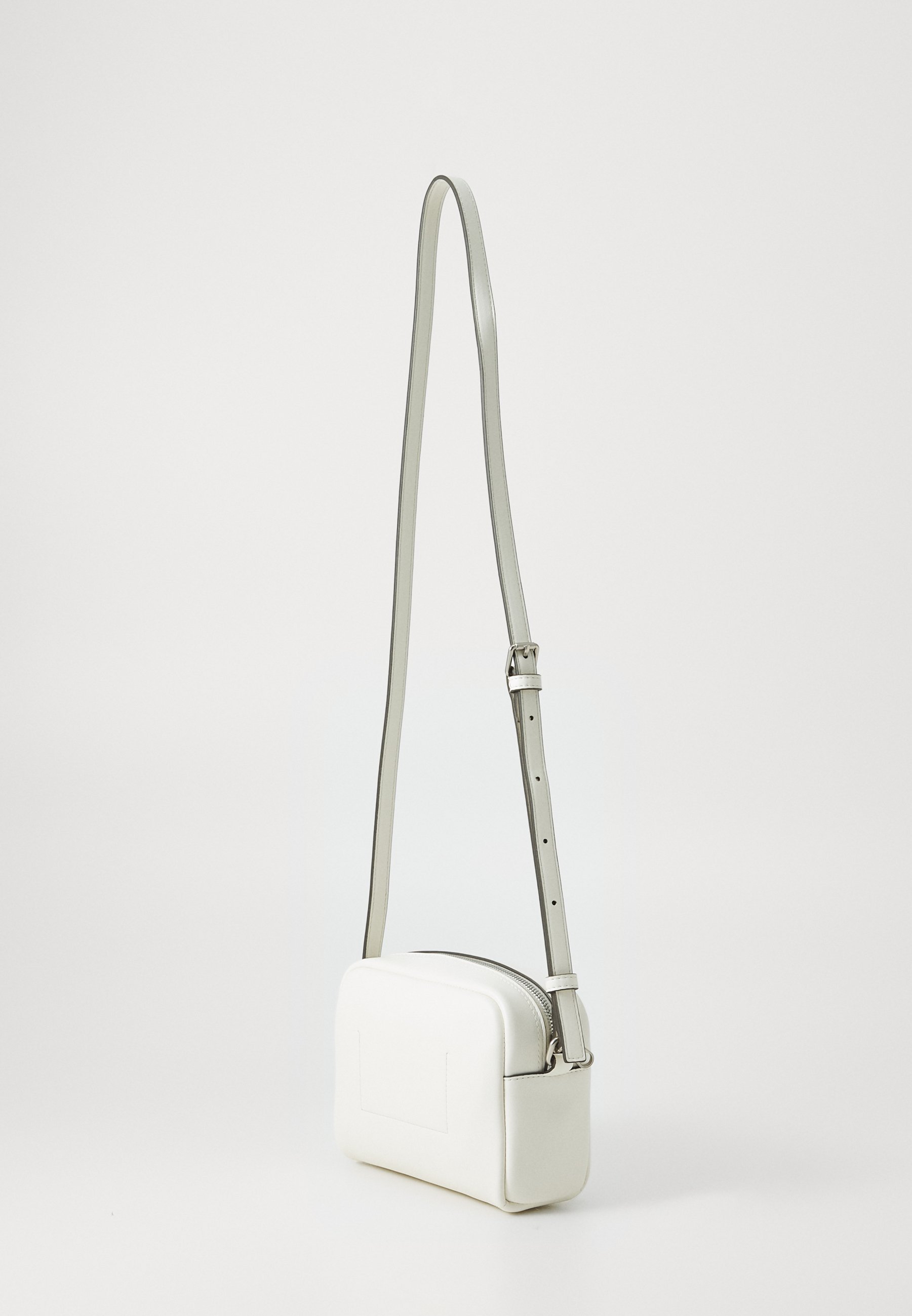 Sac bandoulière Calvin Klein Jeans SCULPTED CAMERA BAG - Tofu