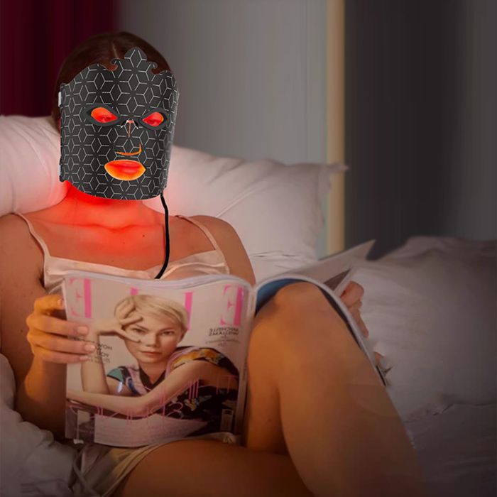 DAM Silikon-Gesichtsmaske für LED-Lichttherapie mit 7 Farben, 5 Intensitätsstufen und Fernbedienung. 27,5 x 2,5 x 19,5 cm