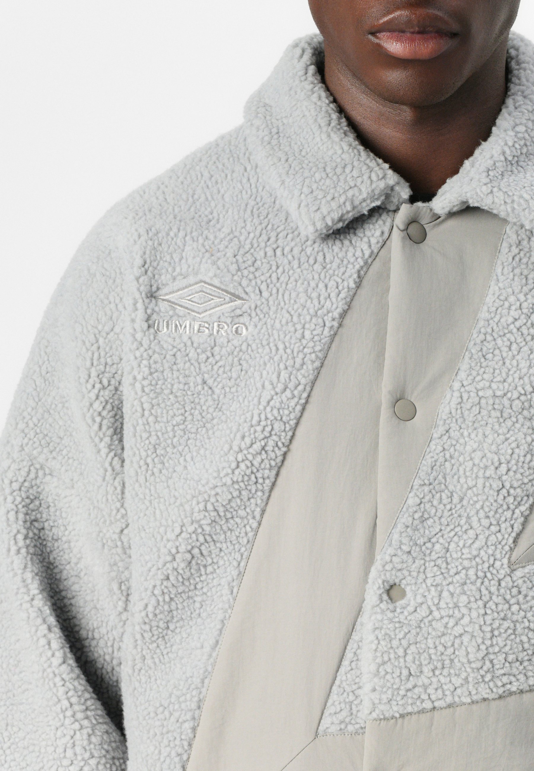 Umbro ACKET - Fleecejack - havenmist/ultiem grijs