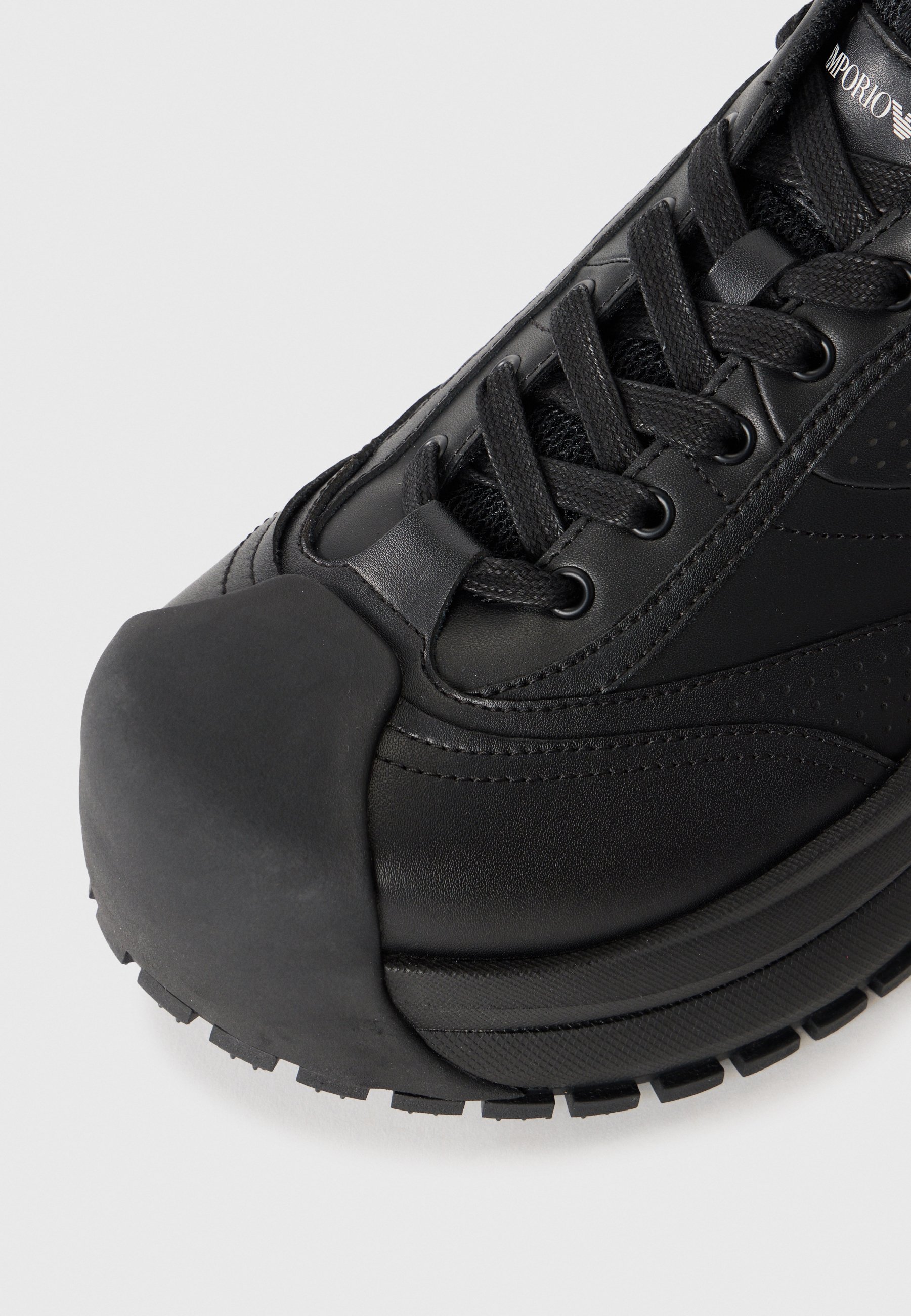 Emporio Armani sneakers - zwart